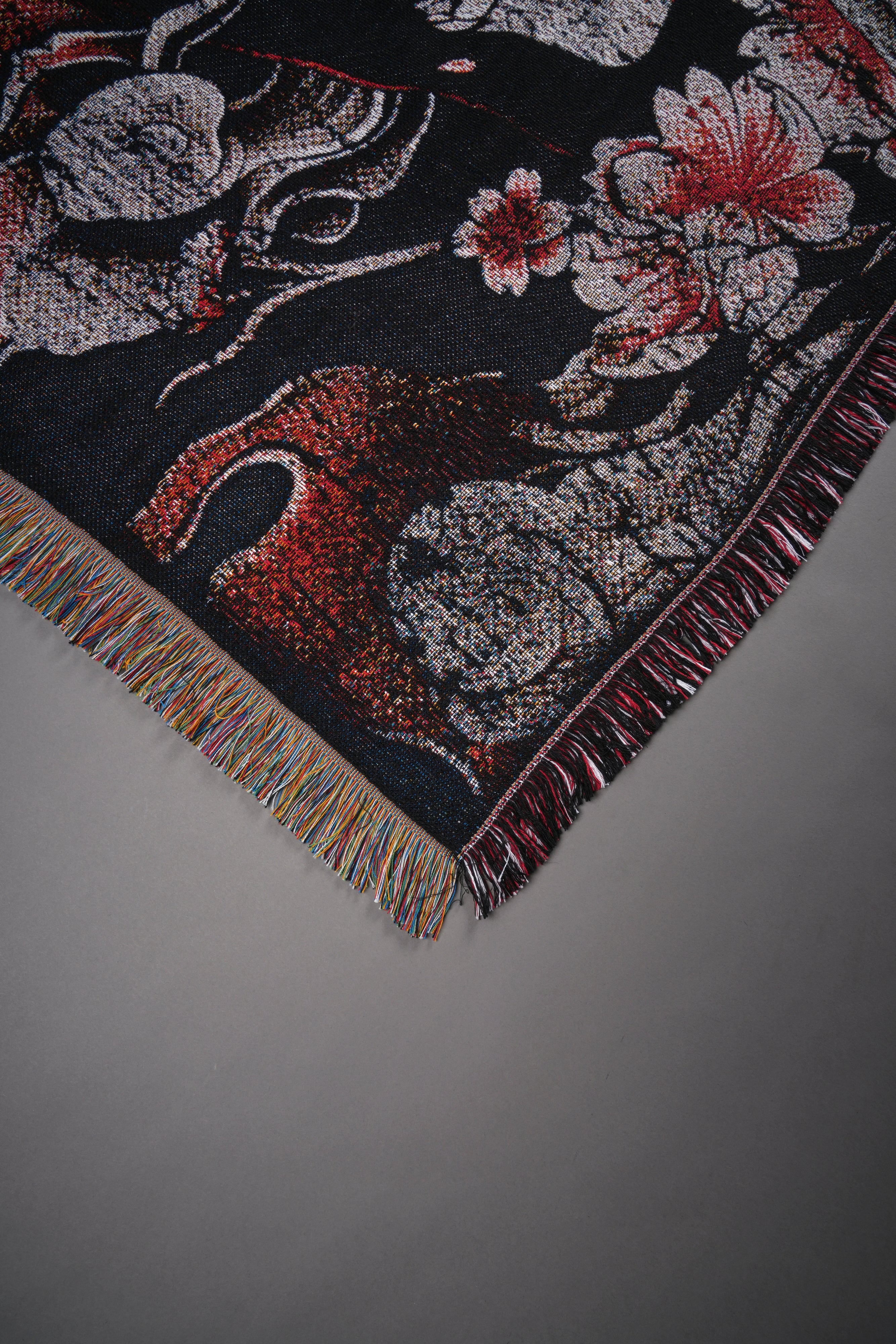 Shi Tapestry Blanket in Black