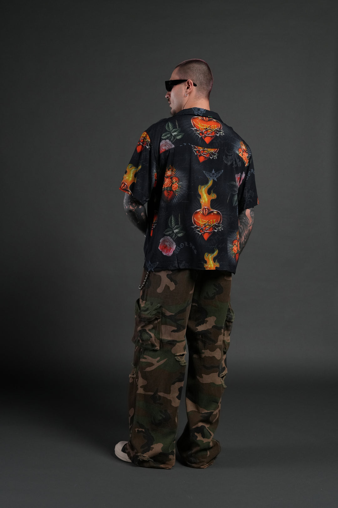 Sacred Path Mid-Length Button Up in Corazon de Oscuridad