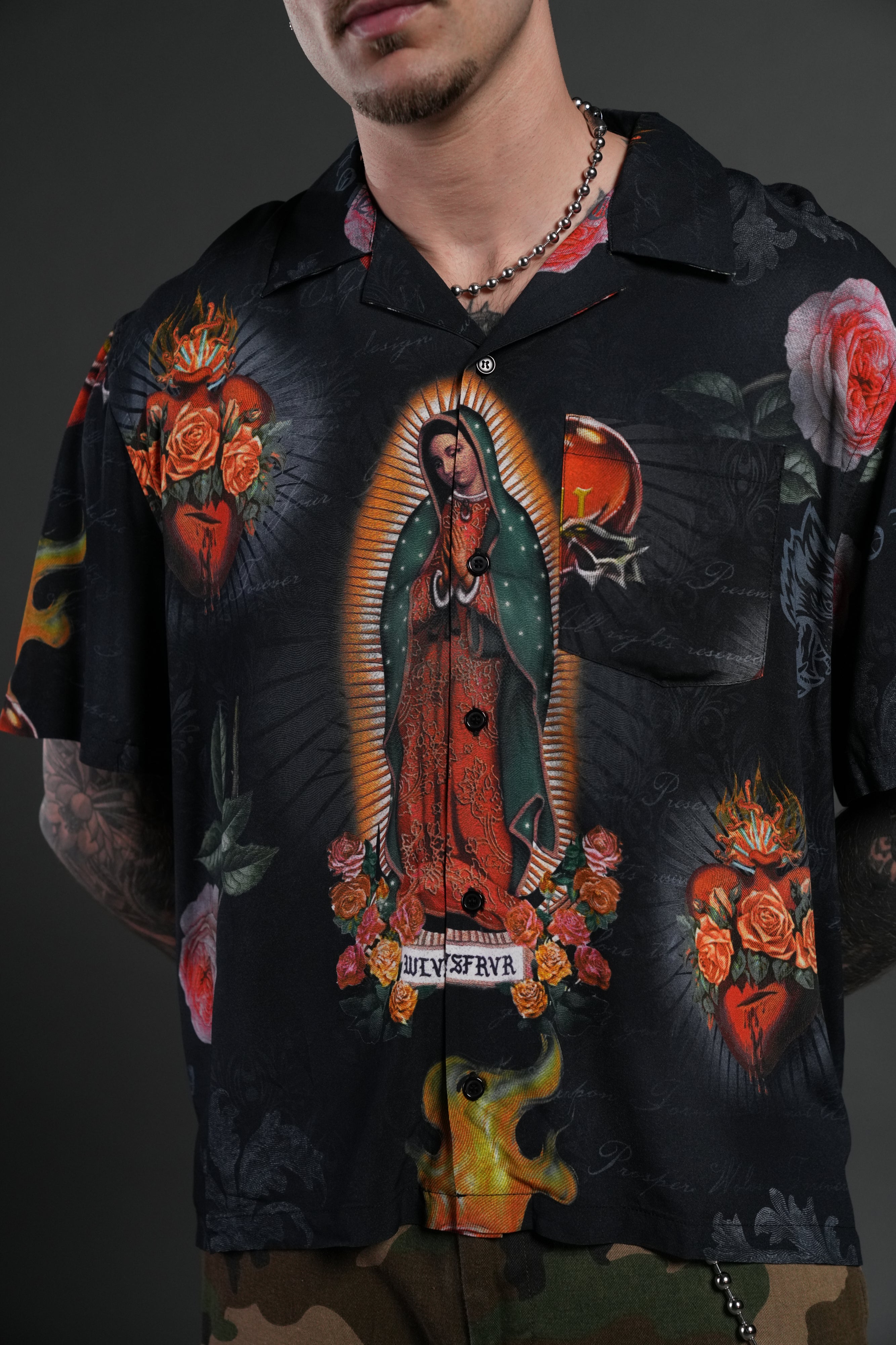 Sacred Path Mid-Length Button Up in Corazon de Oscuridad