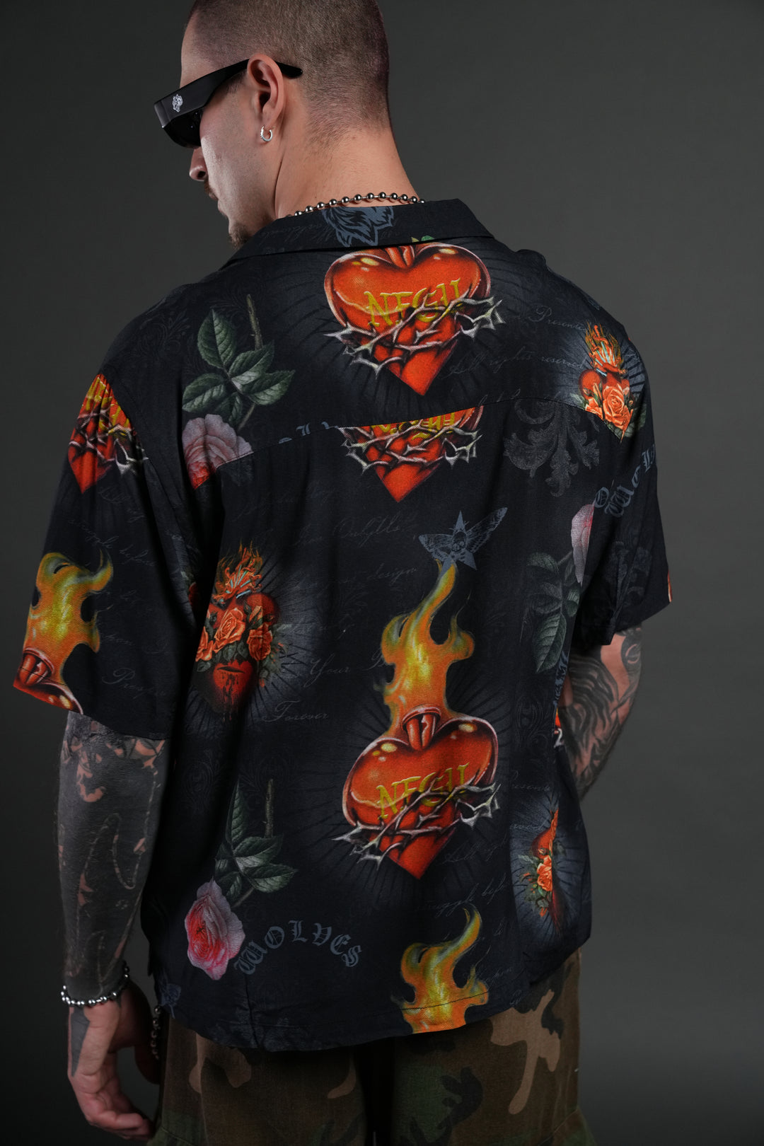 Sacred Path Mid-Length Button Up in Corazon de Oscuridad