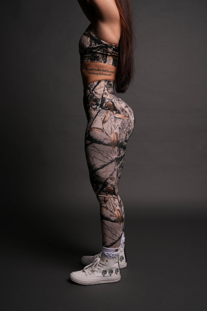 Chopper "Everson Seamless" Scrunch Leggings in Cherry Blossom Woodland Camo