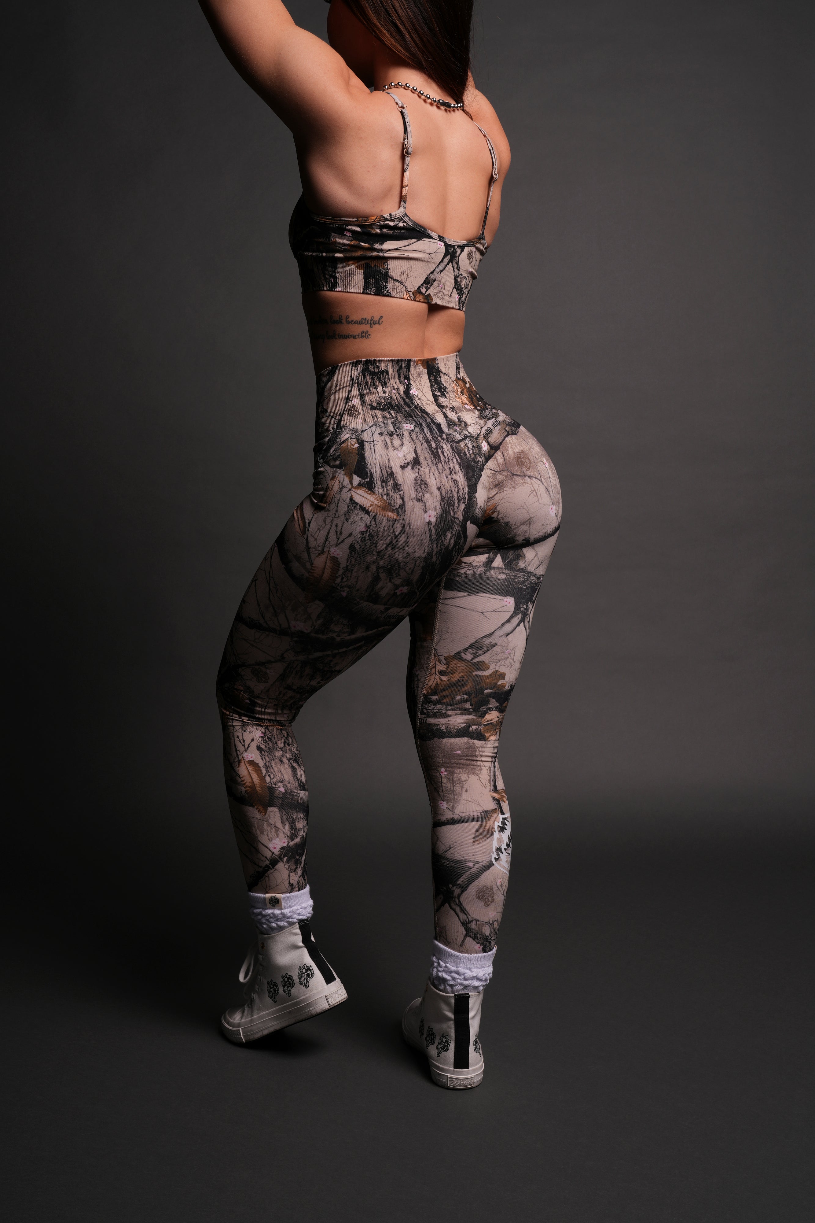 Chopper "Everson Seamless" Scrunch Leggings in Cherry Blossom Woodland Camo