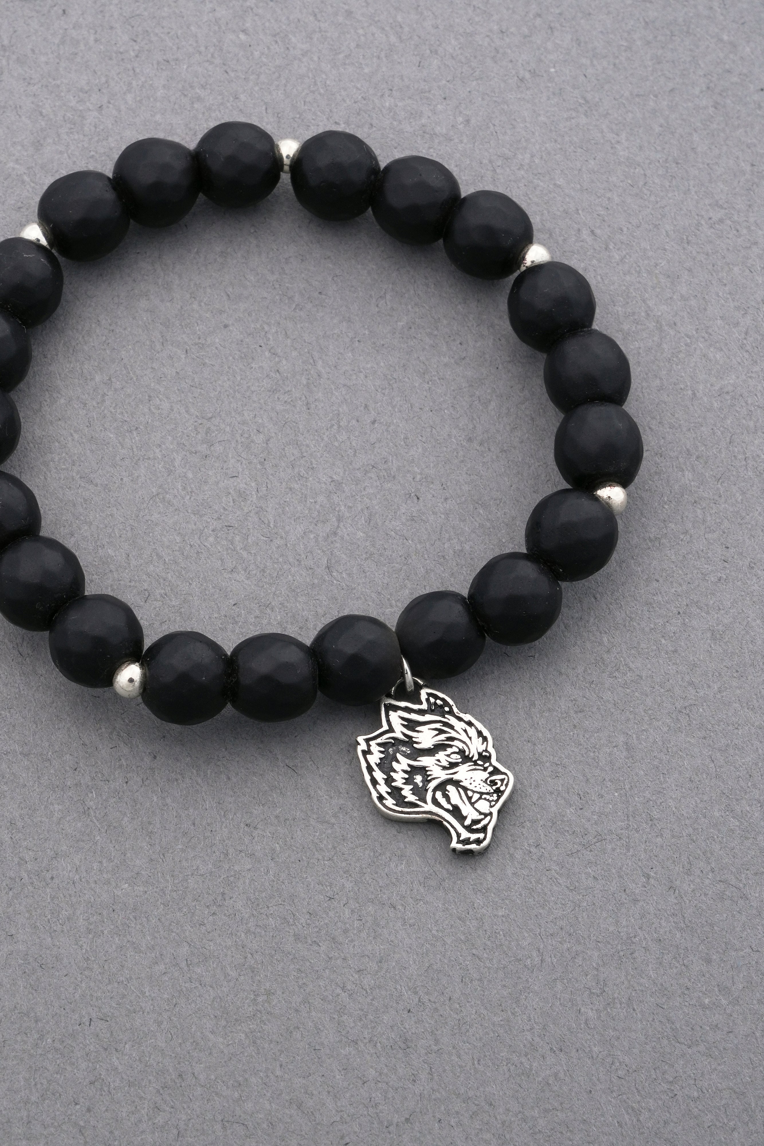 Wolf Head Pendant She Bracelet in Black