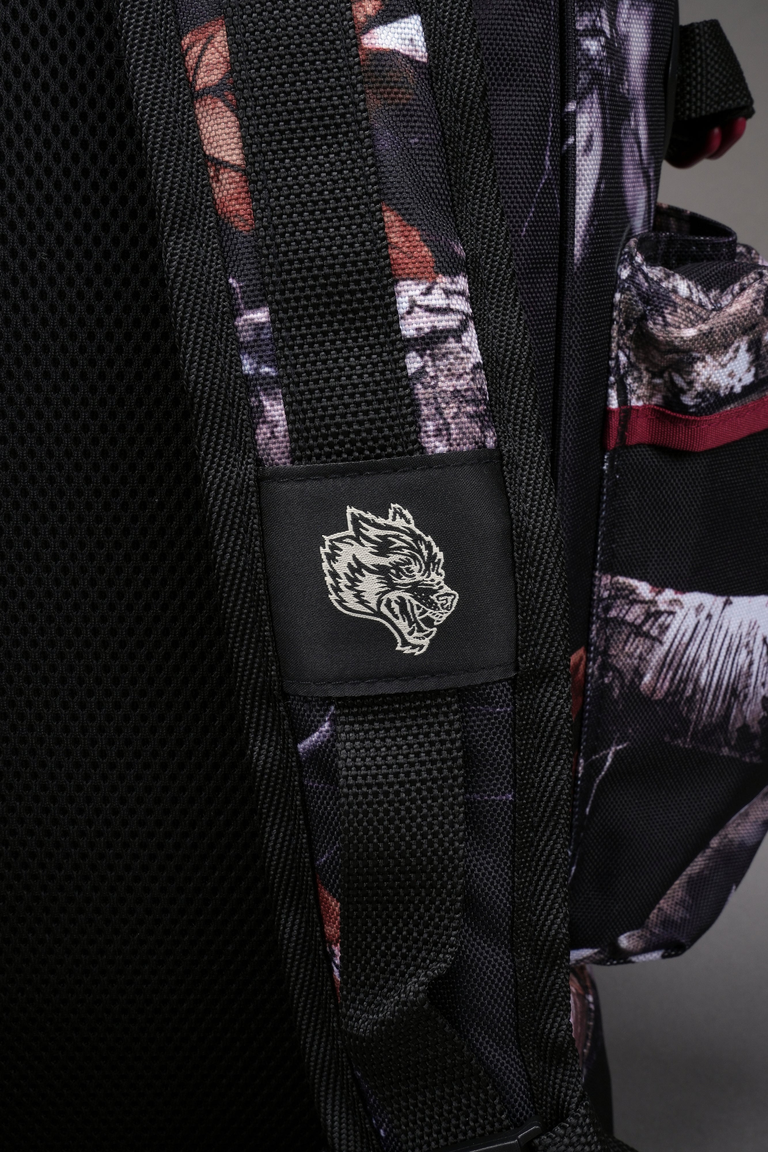 Okami Traveler Backpack in Darc Woodland Camo