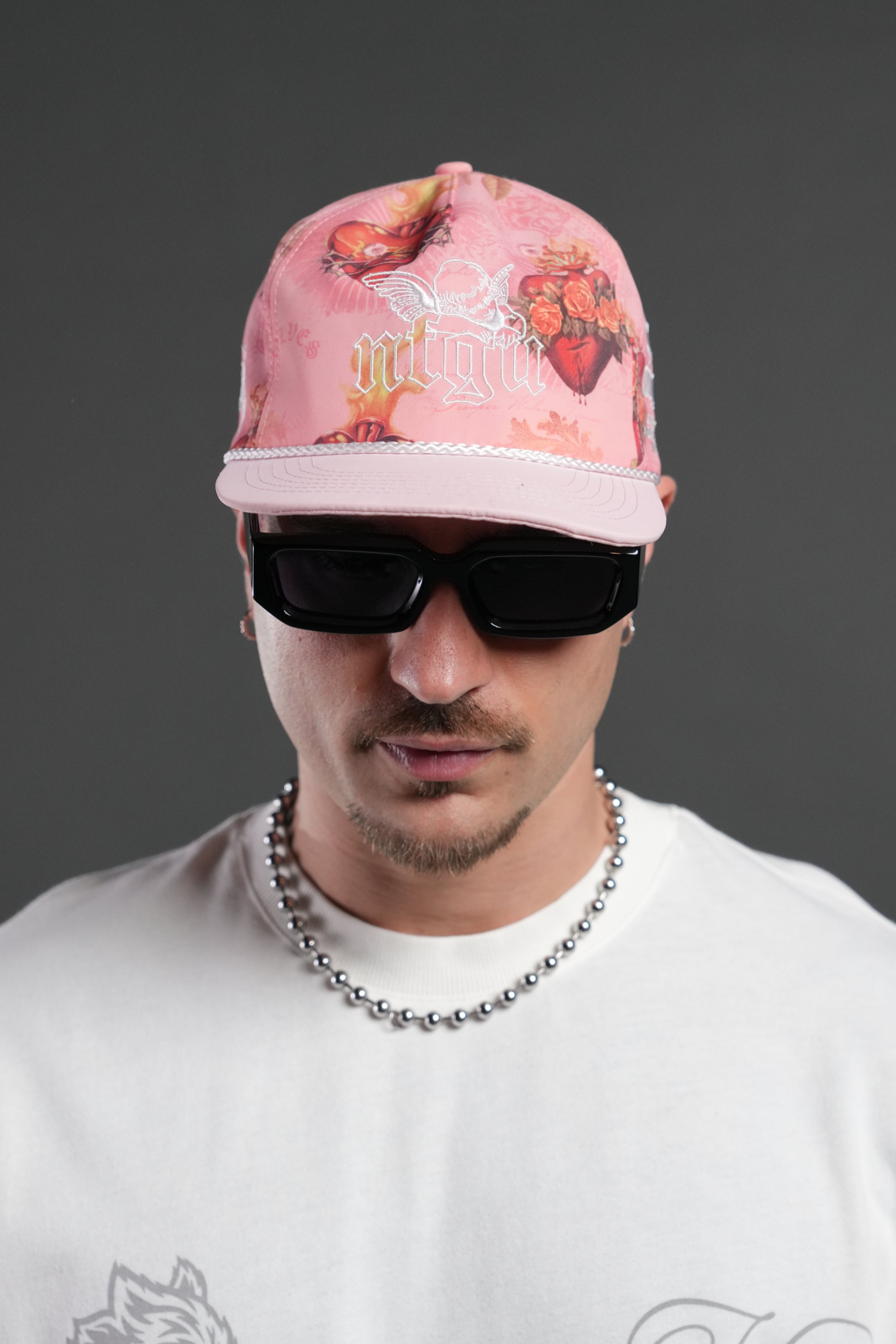 NFGU Cherub Paradise Hat in Corazon De Devocion