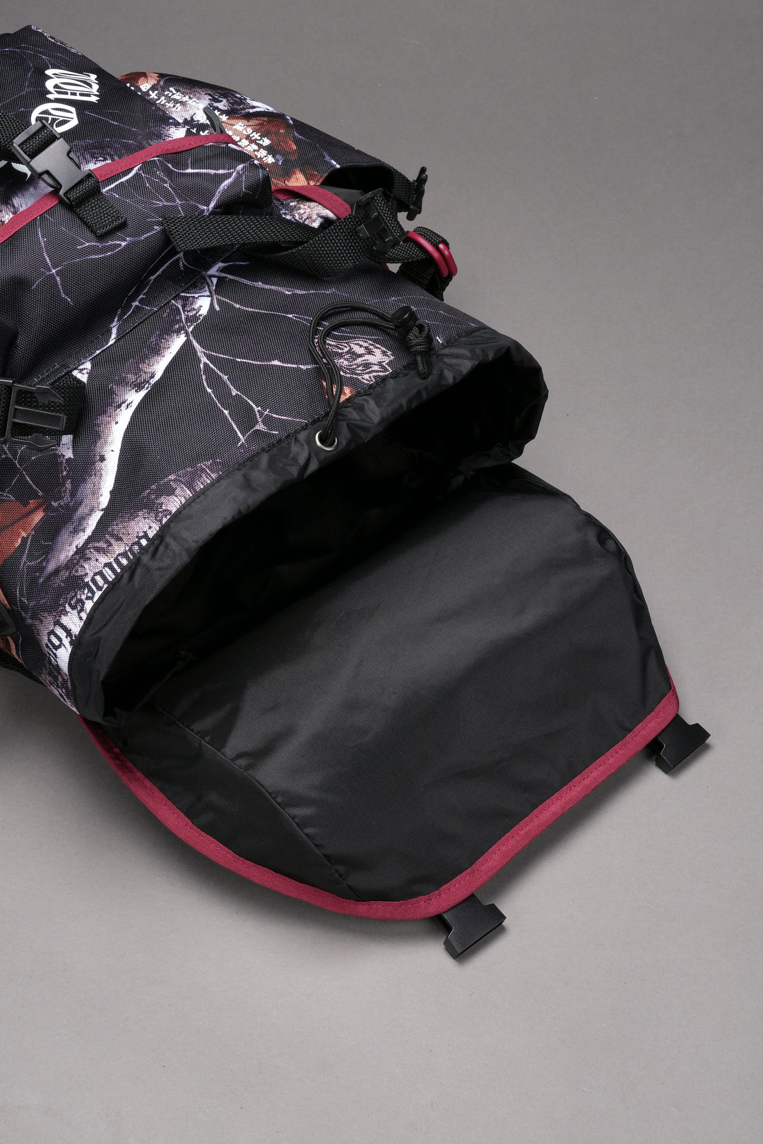 Okami Traveler Backpack in Darc Woodland Camo