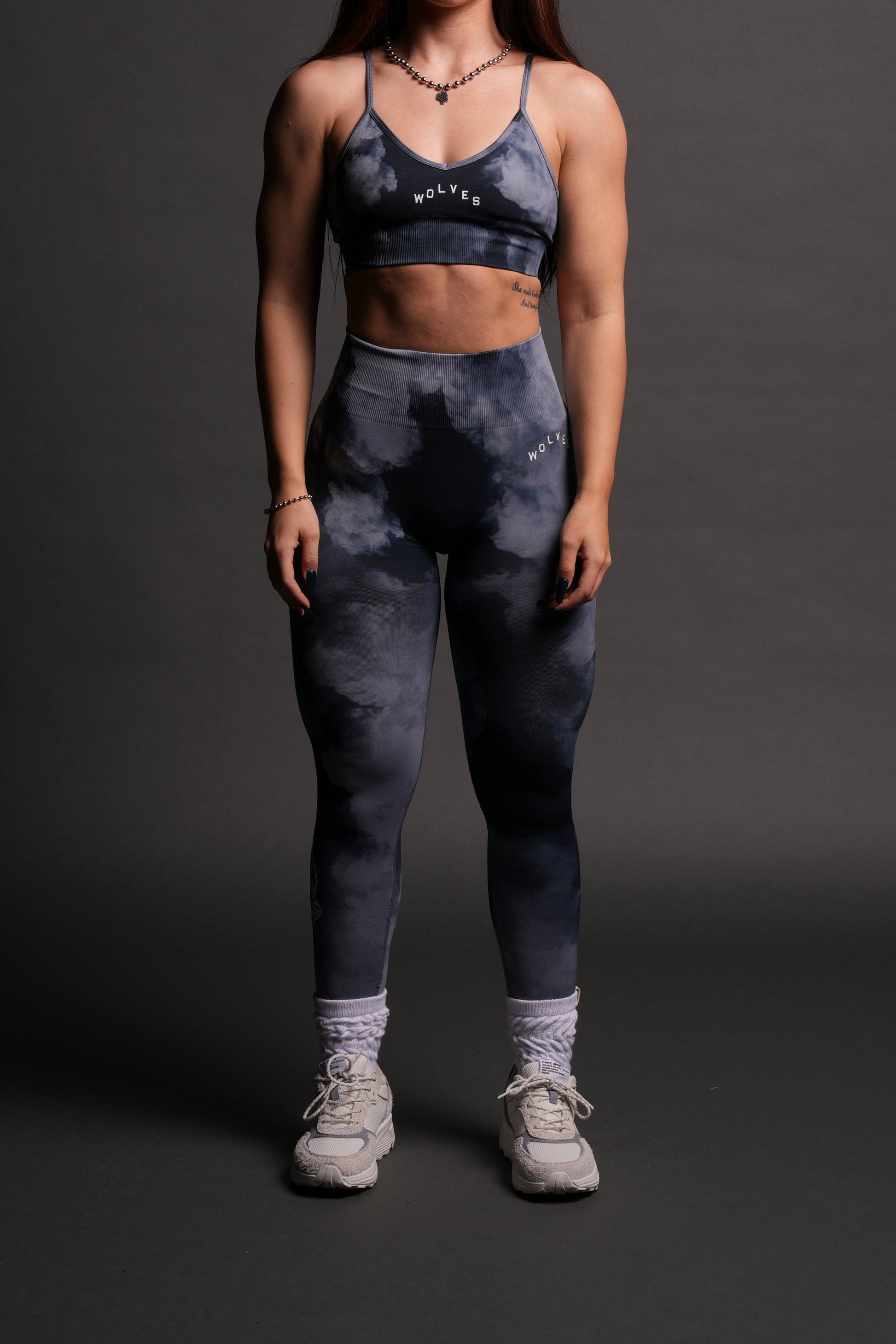 Wolves Pyramid "Everson Seamless" Scrunch Leggings in Darc Blue Big Ghost Clouds