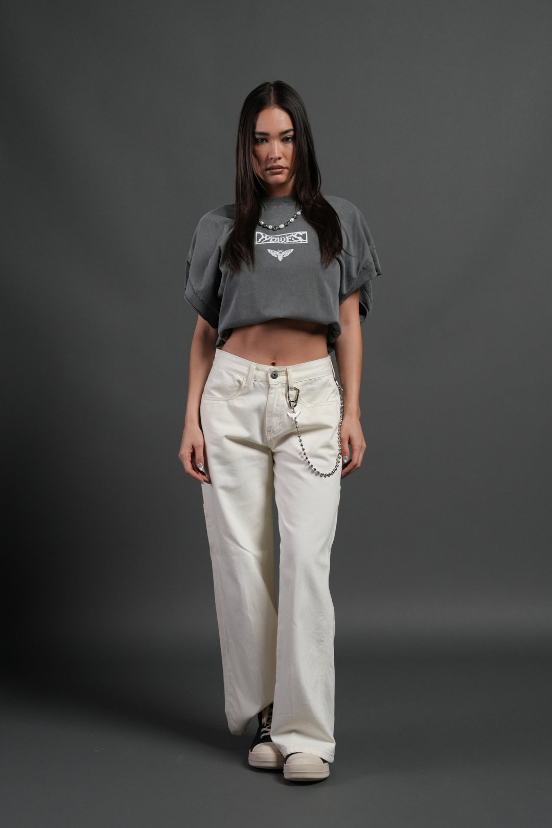 Death's-Head Grunge Cut-Off Mid Length Raw Hem Tee in Slate Gray