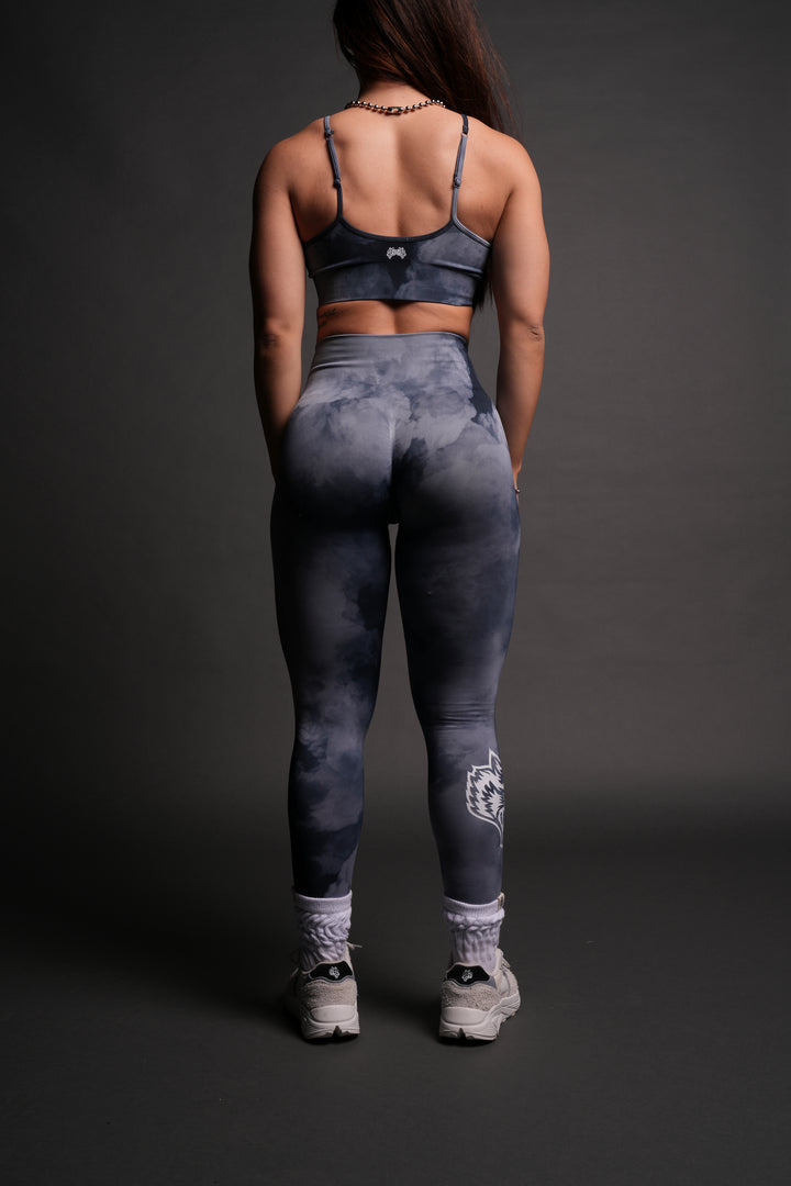 Wolves Pyramid "Everson Seamless" Scrunch Leggings in Darc Blue Big Ghost Clouds