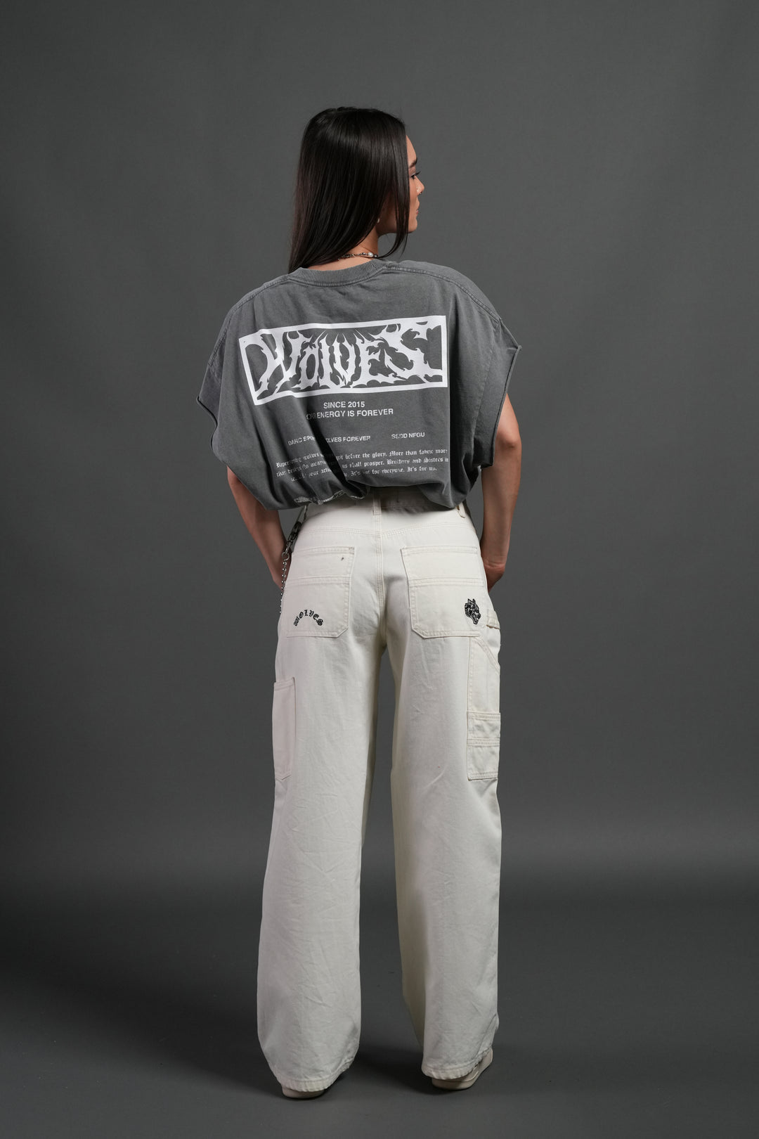 Death's-Head Grunge Cut-Off Mid Length Raw Hem Tee in Slate Gray
