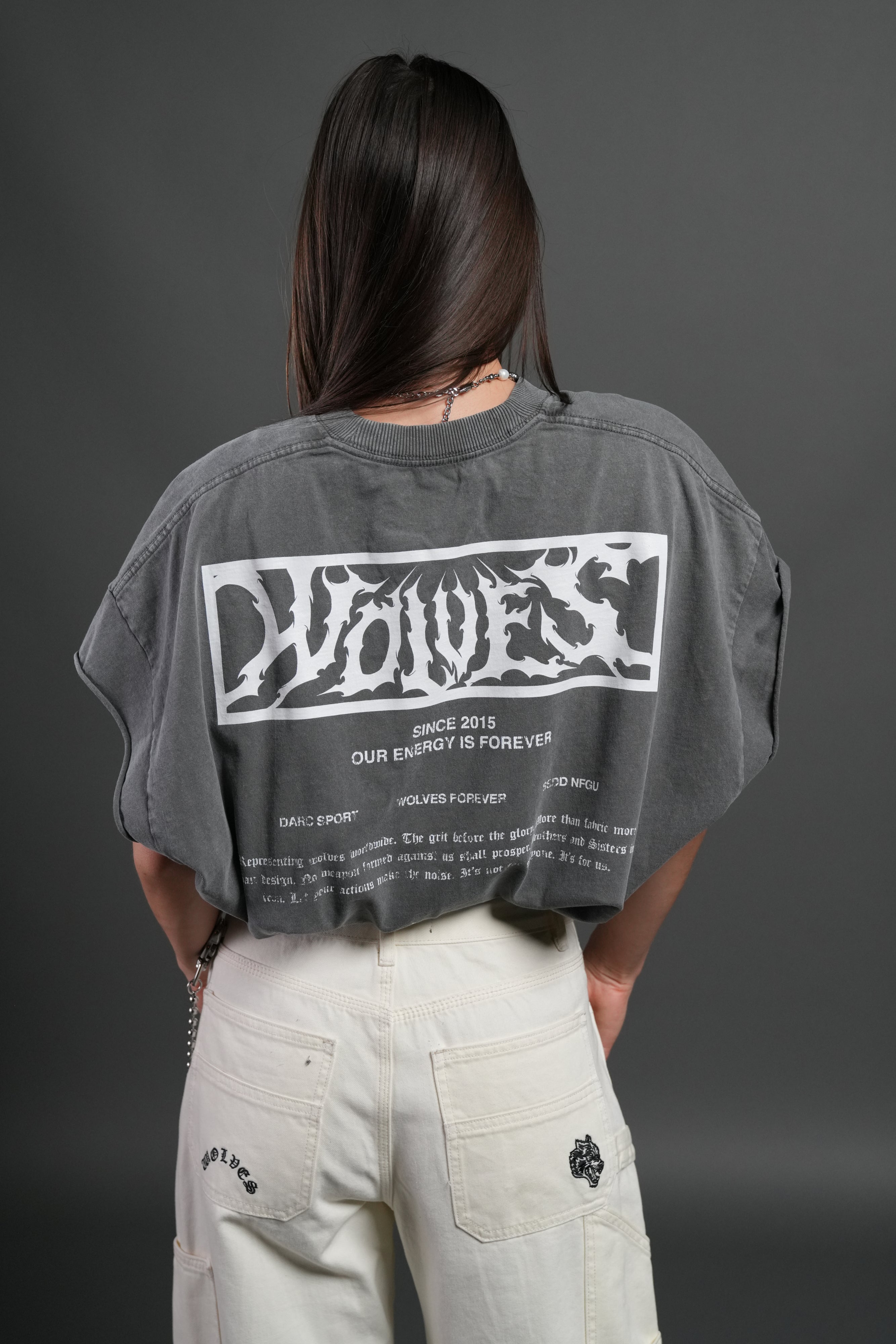 Death's-Head Grunge Cut-Off Mid Length Raw Hem Tee in Slate Gray