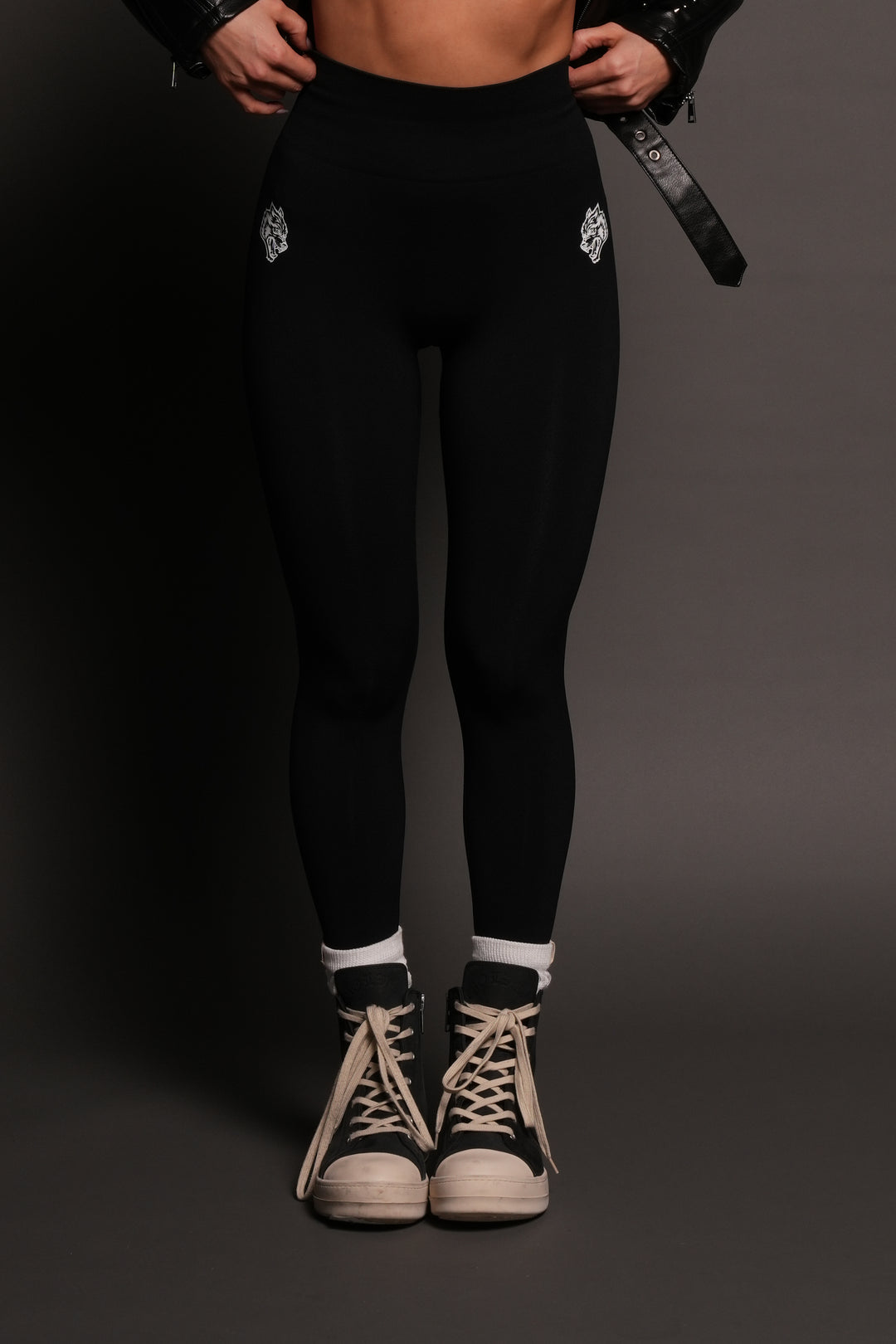 Dual Wolf Skylar Soft Seamless Leggings In Black