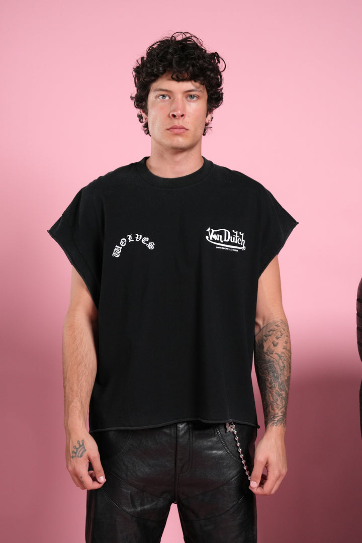 Von Darc Grunge Cut-Off Mid-Length Raw Hem Tee in Black