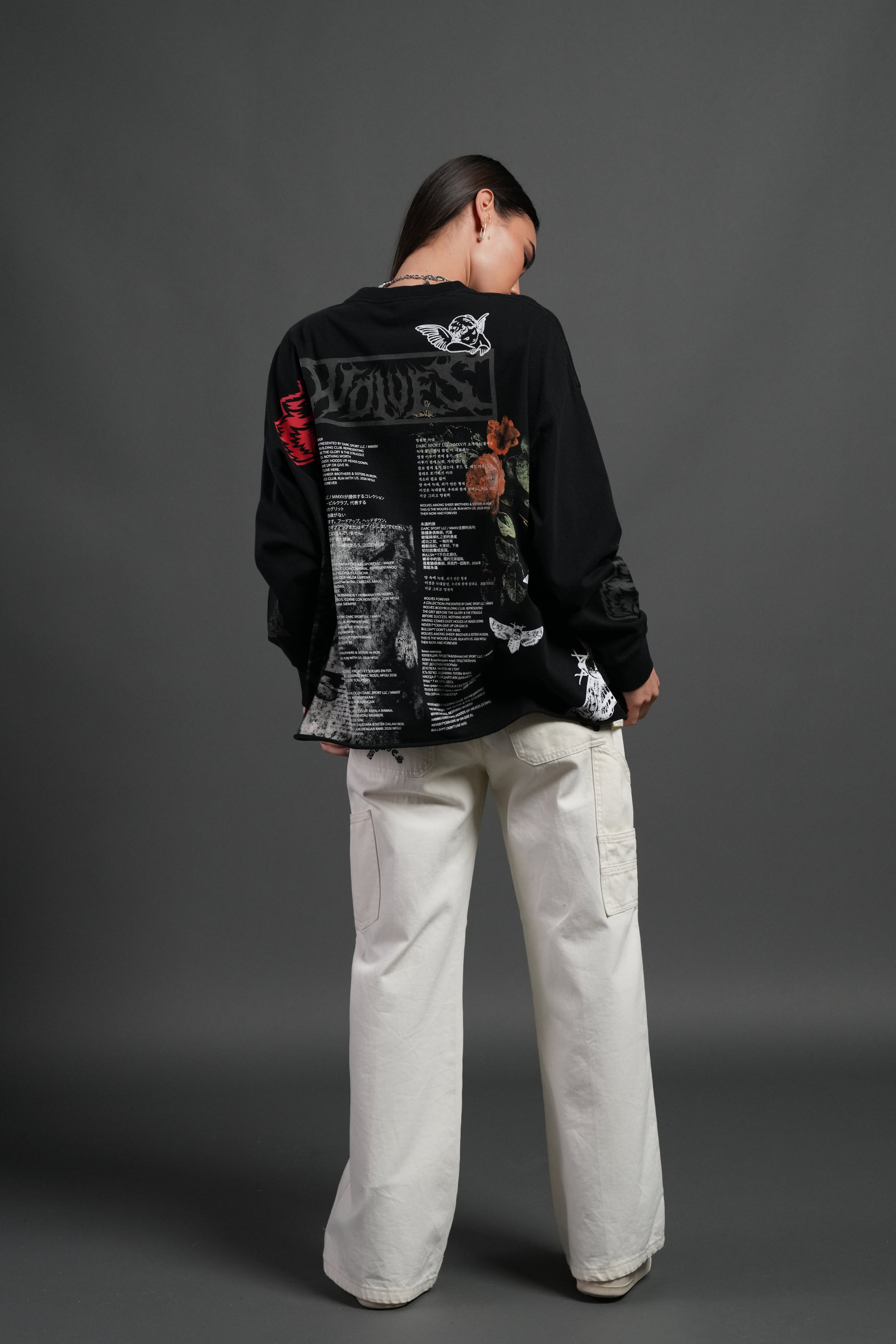 Wolves Valor Grunge Mid Length Raw Hem Ls Tee in Black