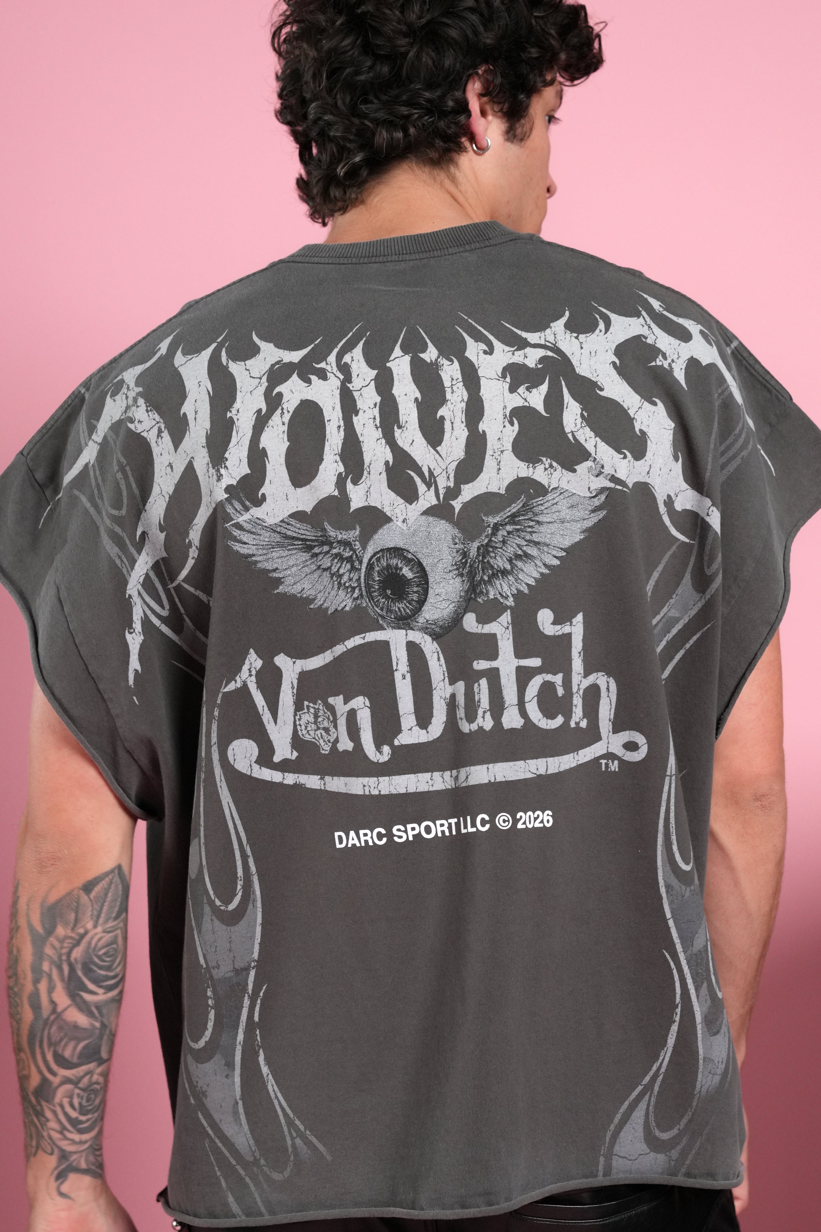 Take-Off Grunge Cut-Off Mid-Length Raw Hem Tee in Wolf Gray