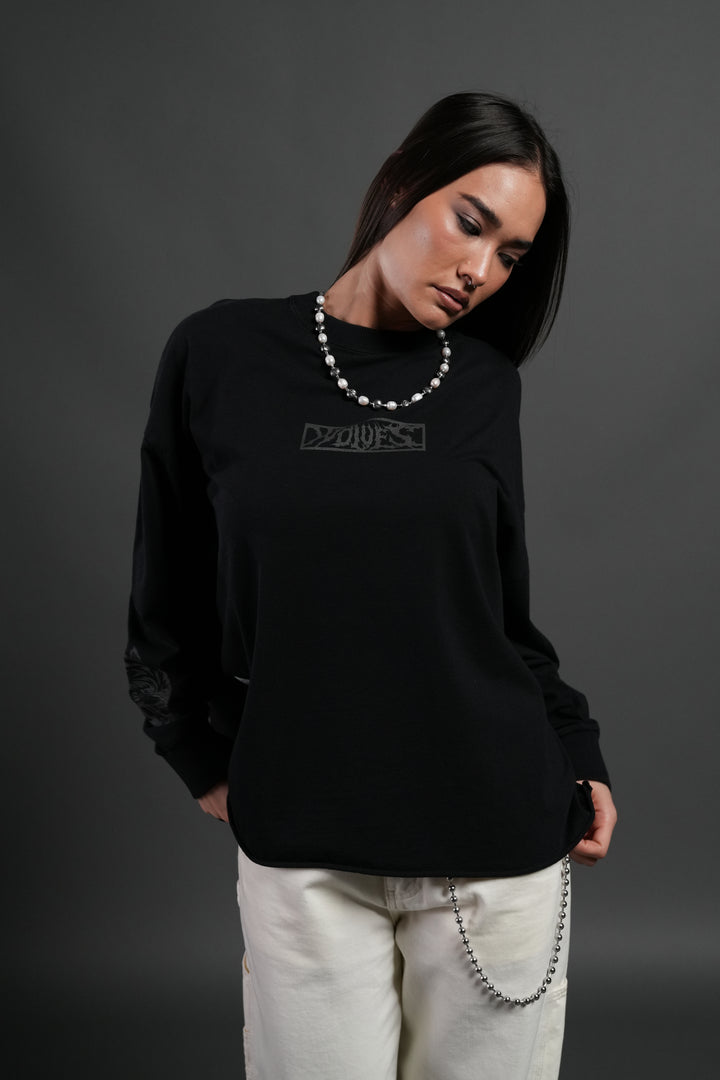 Wolves Valor Grunge Mid Length Raw Hem Ls Tee in Black