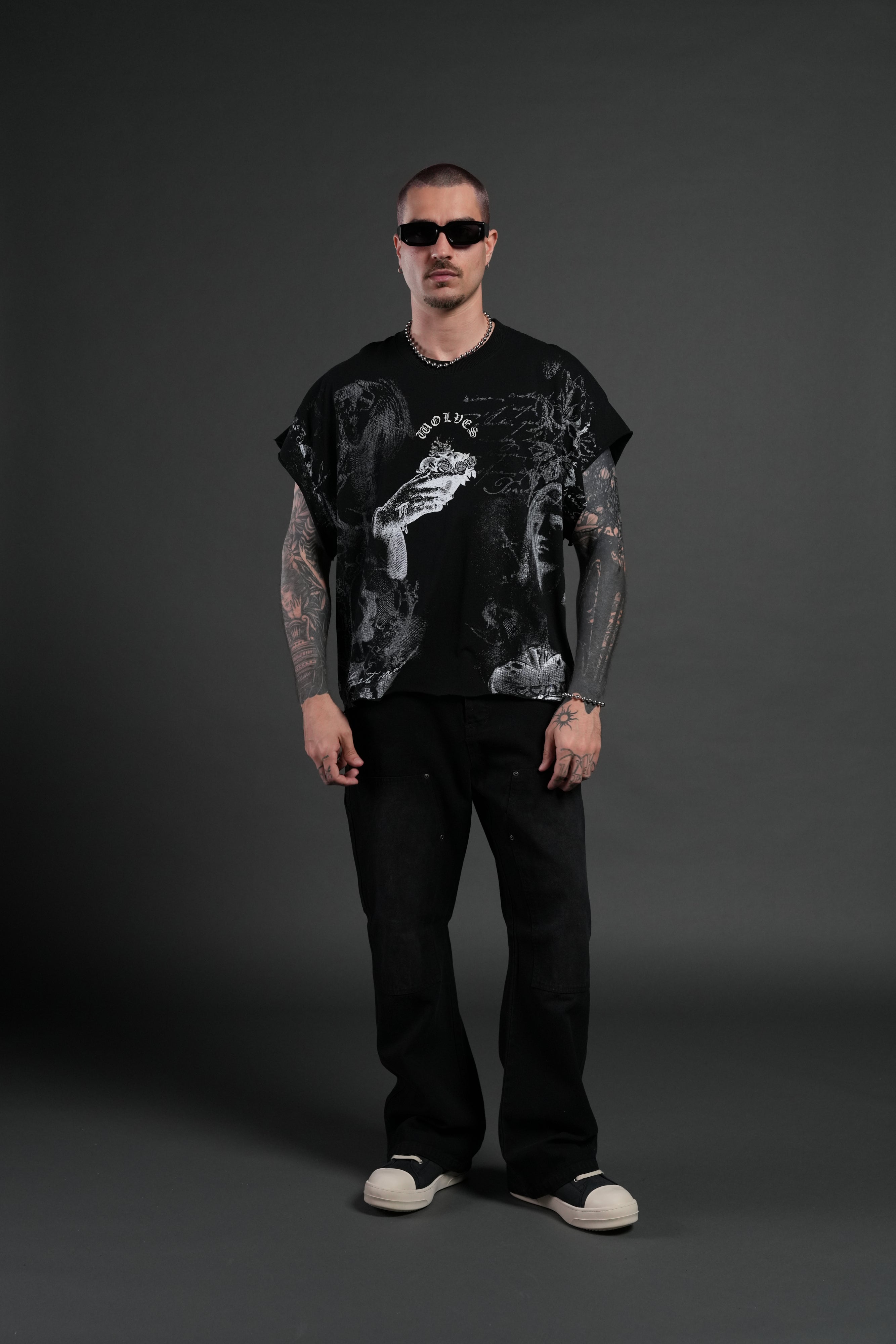 Heart of Thorns Distressed Grunge Cut-Off Mid-Length Raw Hem Tee in Black