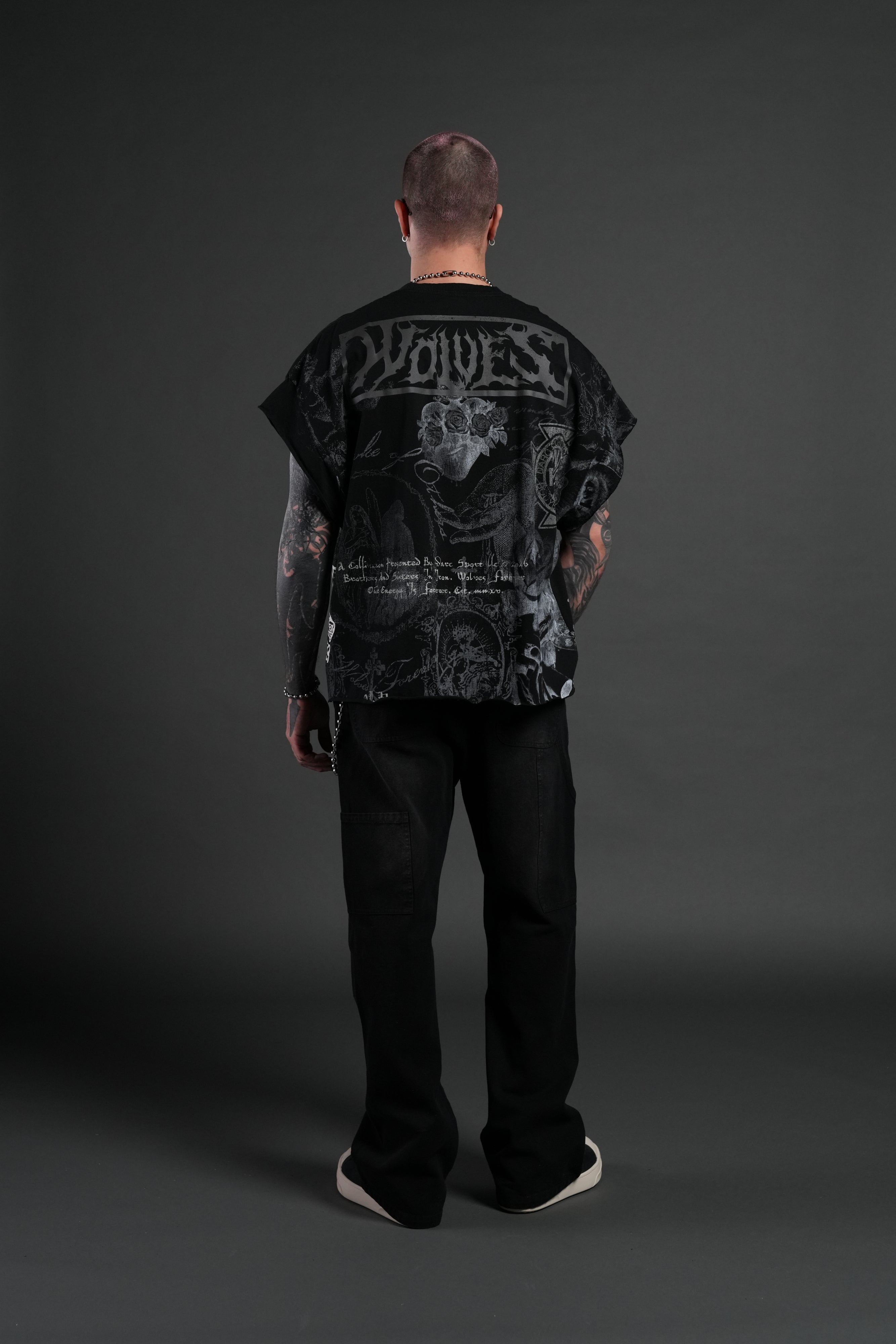 Heart of Thorns Distressed Grunge Cut-Off Mid-Length Raw Hem Tee in Black