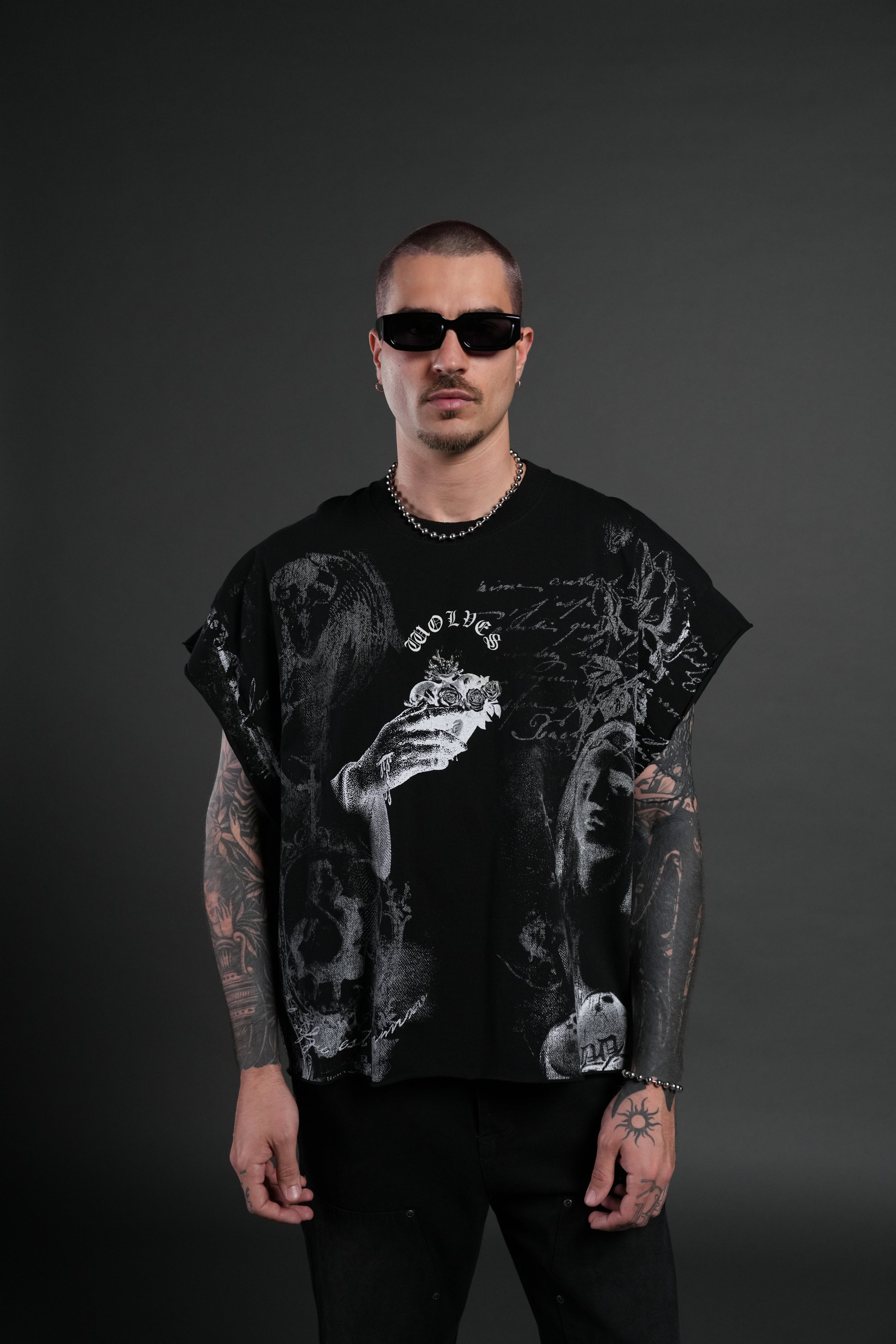 Heart of Thorns Distressed Grunge Cut-Off Mid-Length Raw Hem Tee in Black