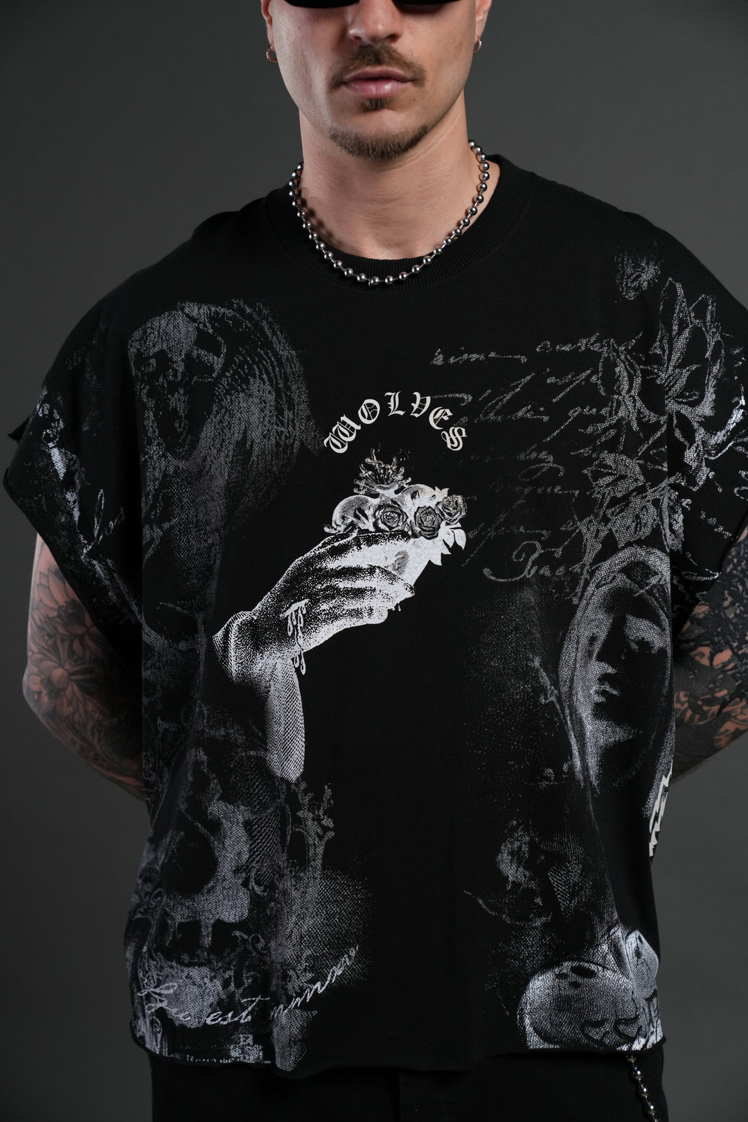 Heart of Thorns Distressed Grunge Cut-Off Mid-Length Raw Hem Tee in Black