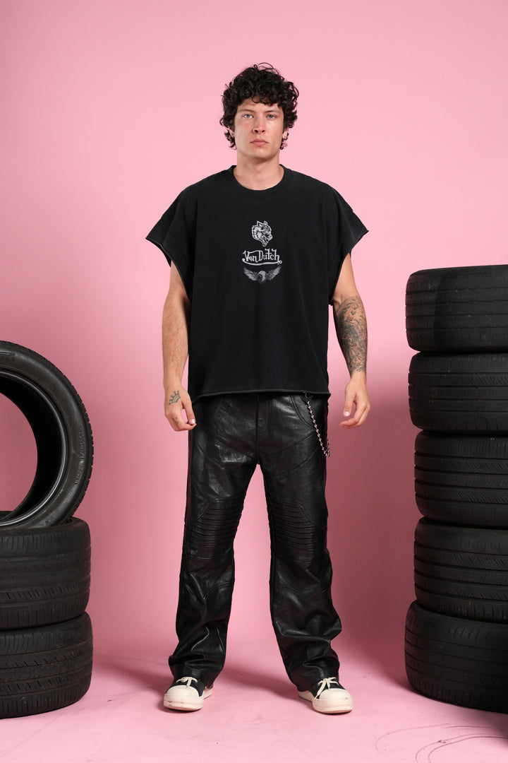 Take-Off Grunge Cut-Off Mid-Length Raw Hem Tee in Black