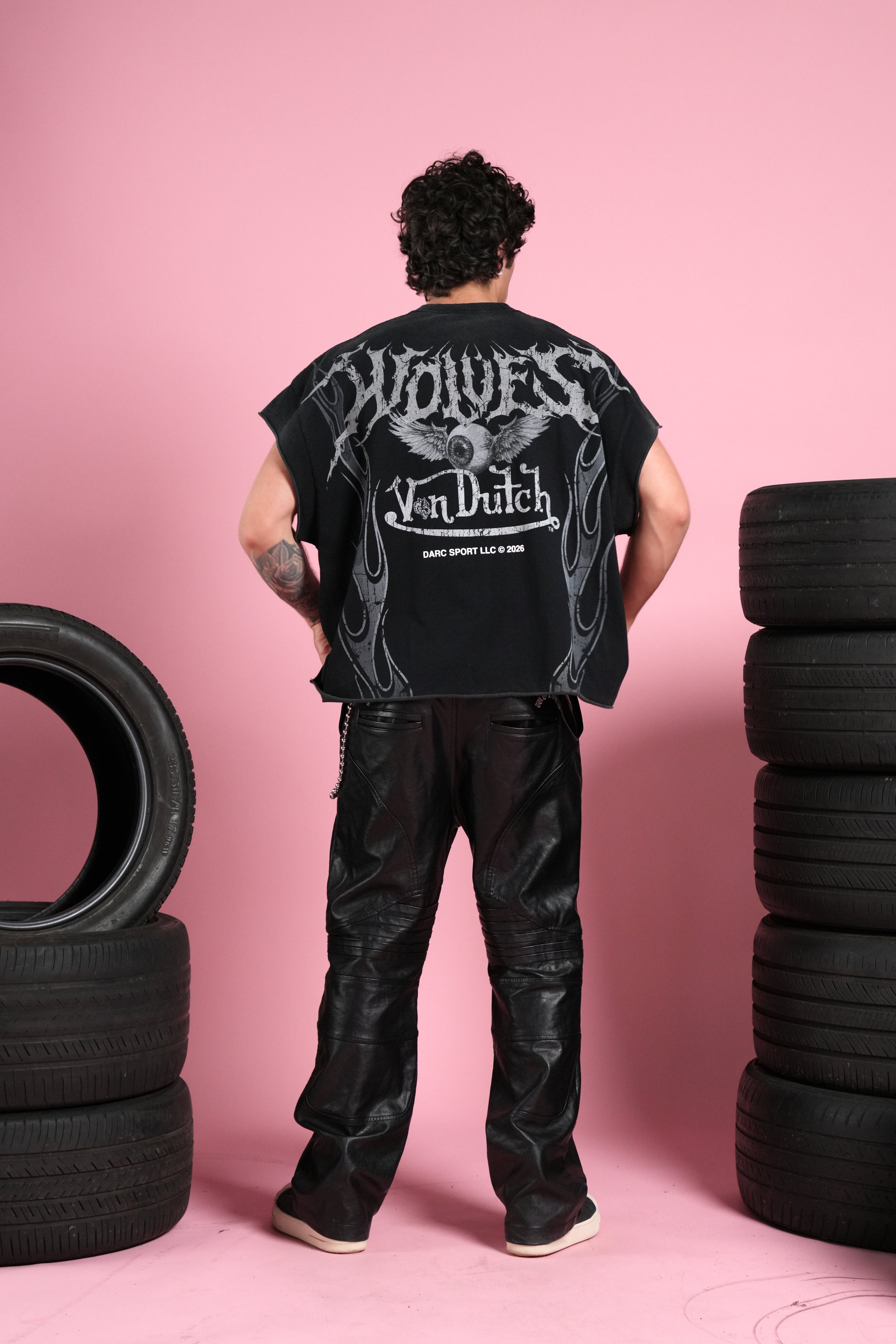 Take-Off Grunge Cut-Off Mid-Length Raw Hem Tee in Black