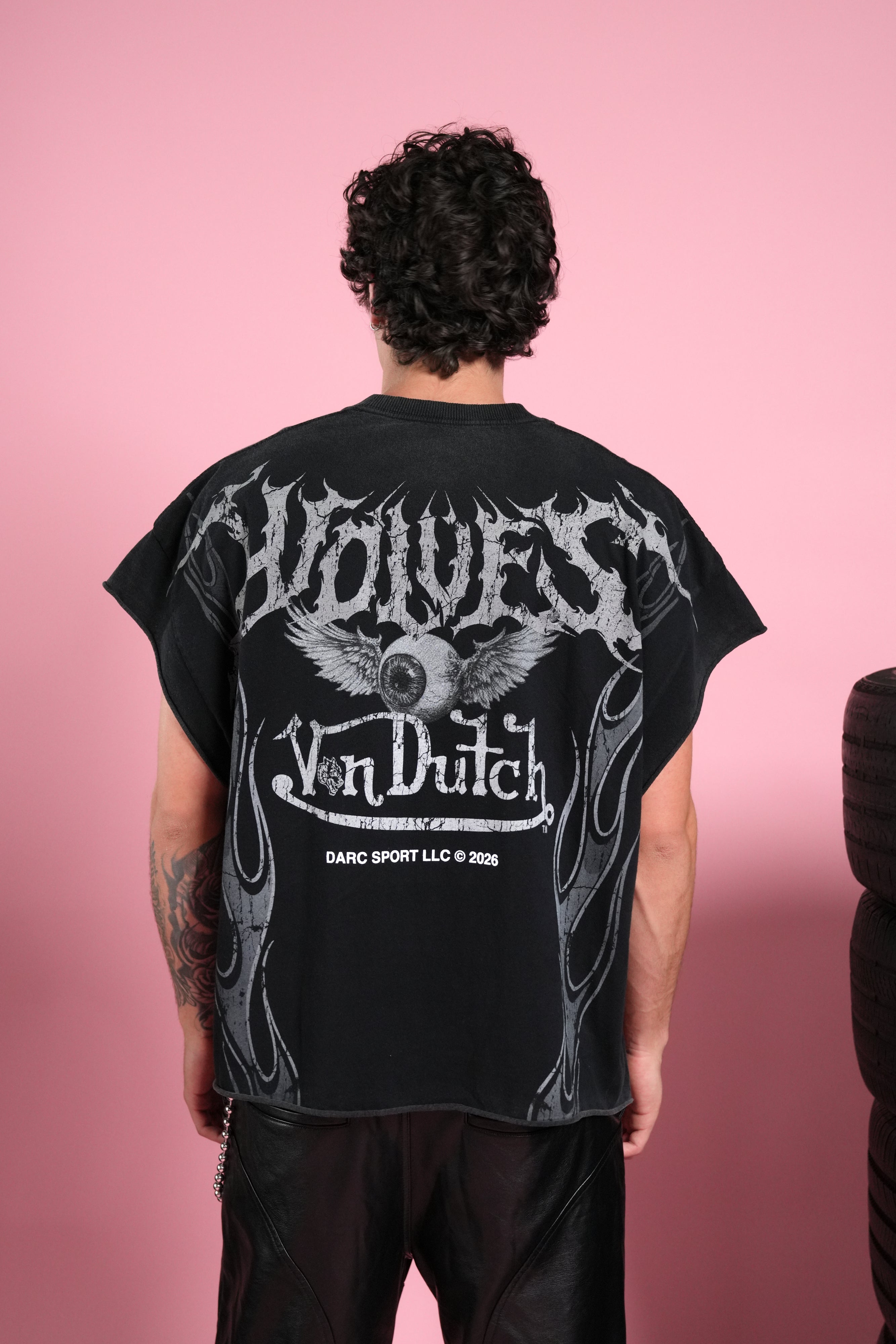 Take-Off Grunge Cut-Off Mid-Length Raw Hem Tee in Black