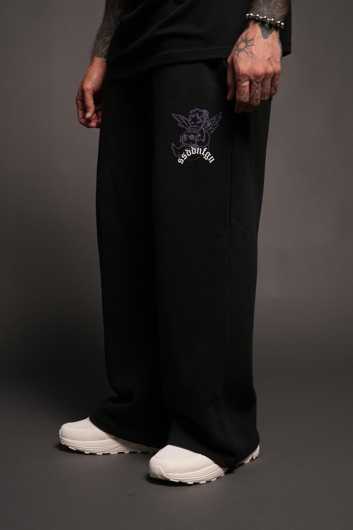 Cherub Nfgu V2 Lennox Sweat Pants In Black