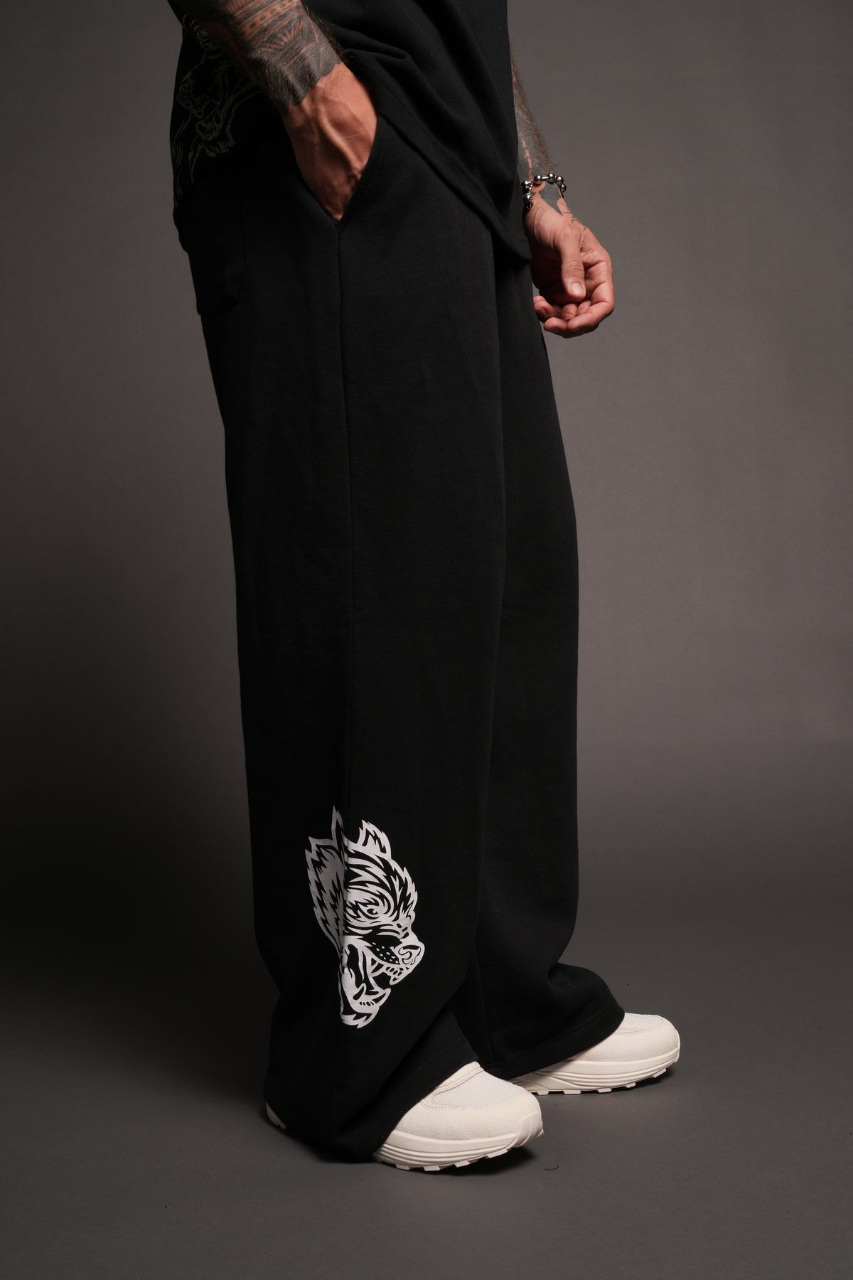 Cherub Nfgu V2 Lennox Sweat Pants In Black