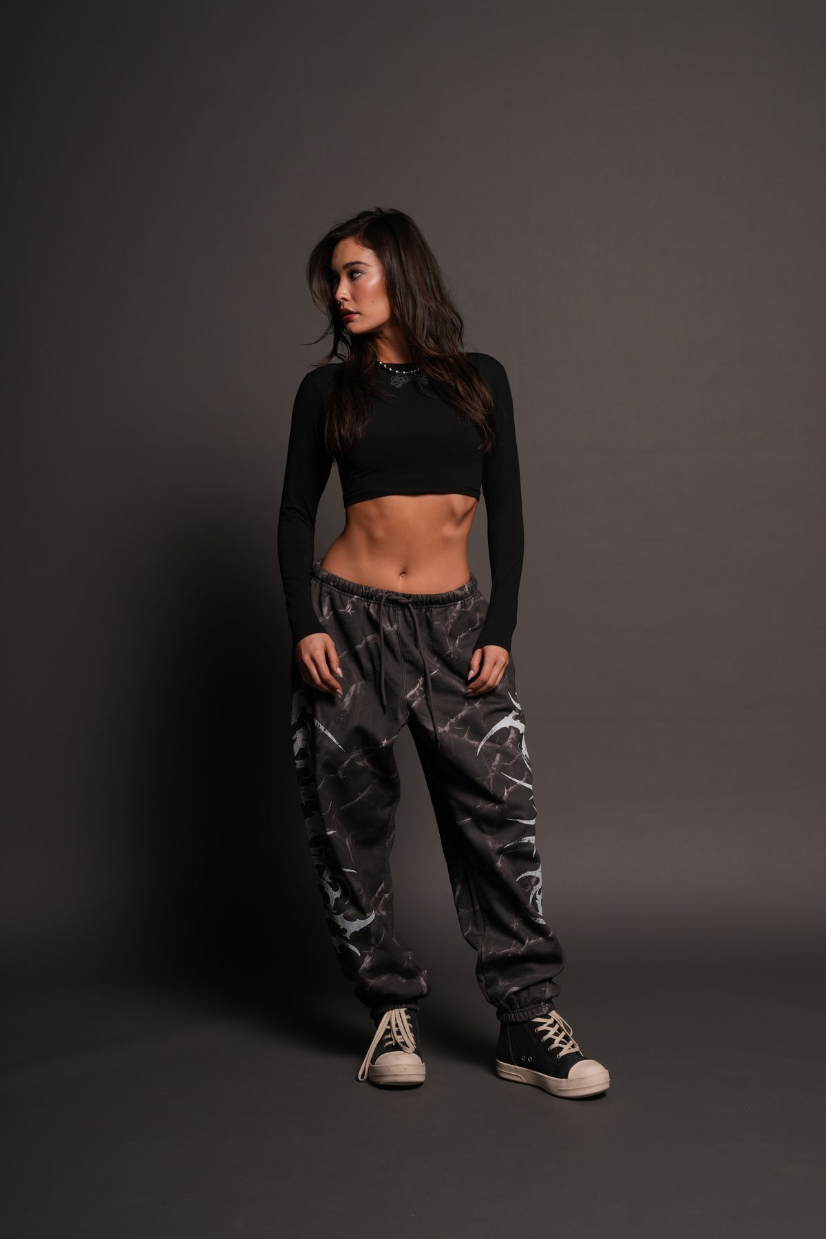 Ssddnfgu Hesh Lightweight Lounger Sweat Pants In Darc Thorns
