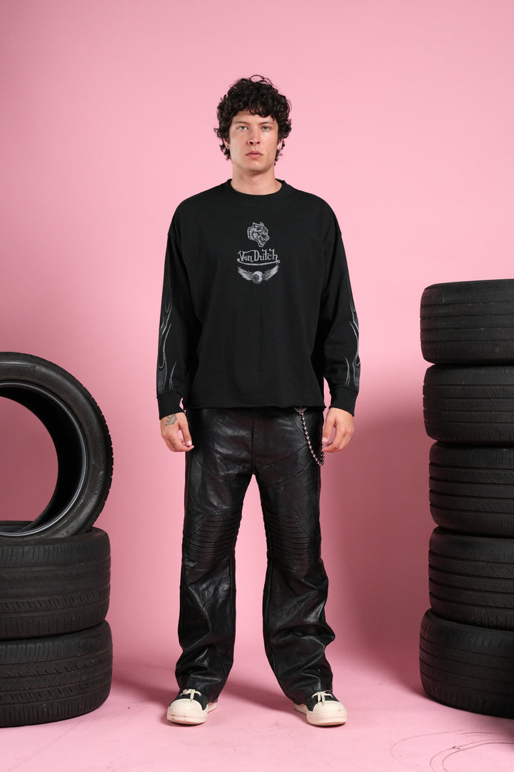 Take-Off Grunge Mid-Length Raw Hem LS Tee in Black