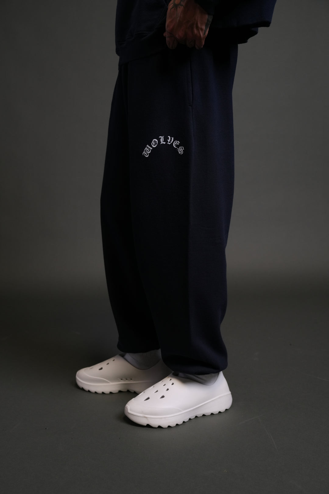 Wolf Chopper Lounger Sweat Pants in Navy