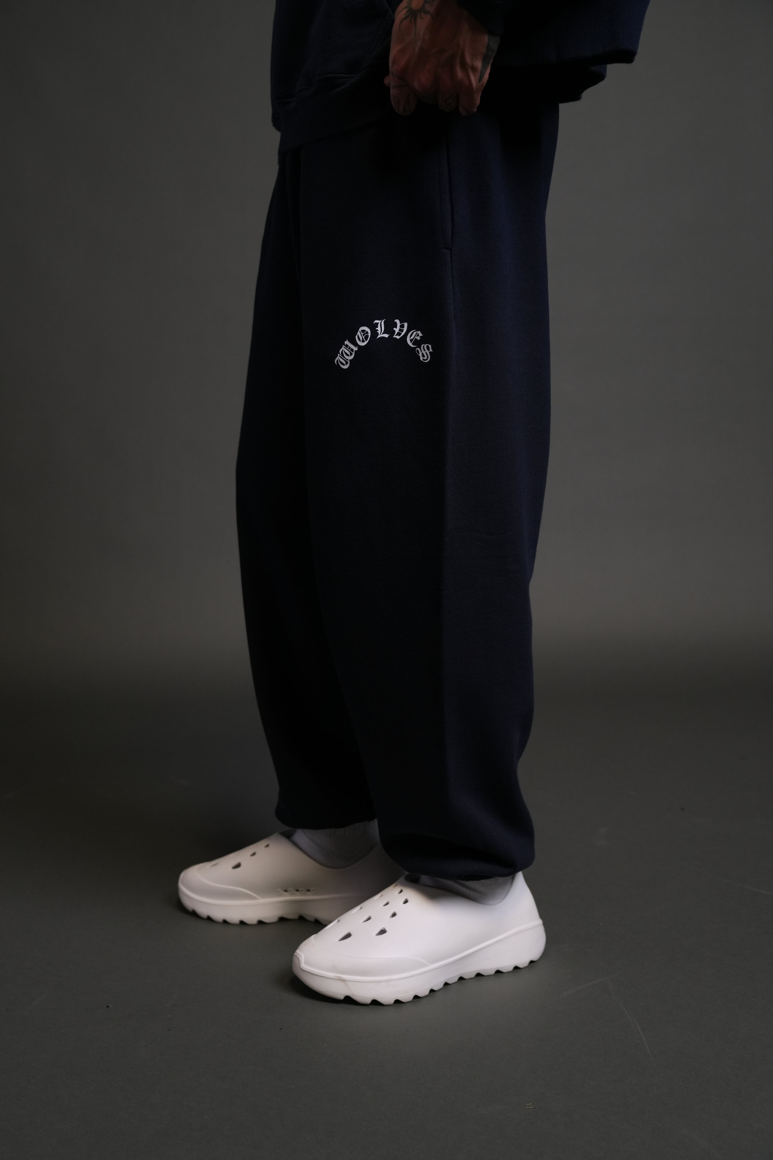 Wolf Chopper Lounger Sweat Pants in Navy