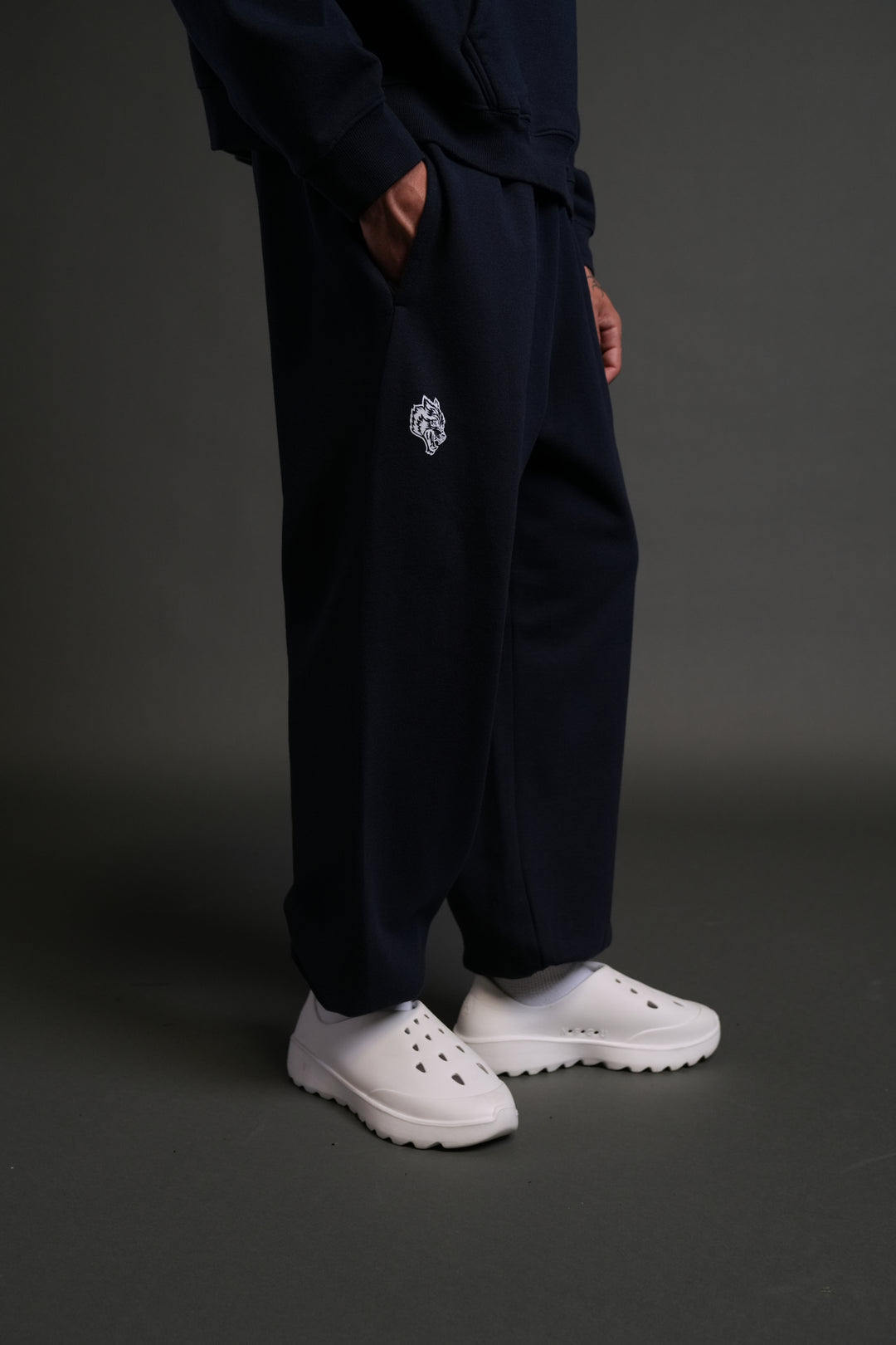 Wolf Chopper Lounger Sweat Pants in Navy