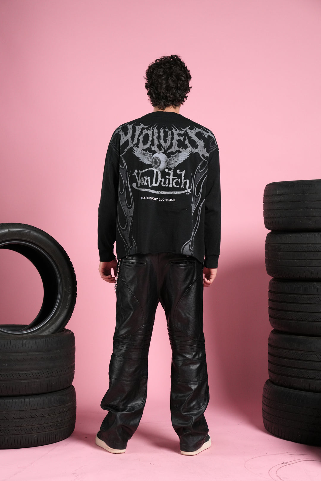 Take-Off Grunge Mid-Length Raw Hem LS Tee in Black