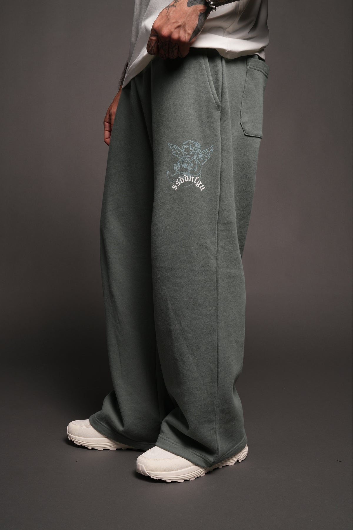 Cherub Nfgu V2 Lennox Sweat Pants In Hunter Green