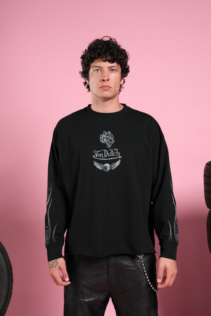 Take-Off Grunge Mid-Length Raw Hem LS Tee in Black