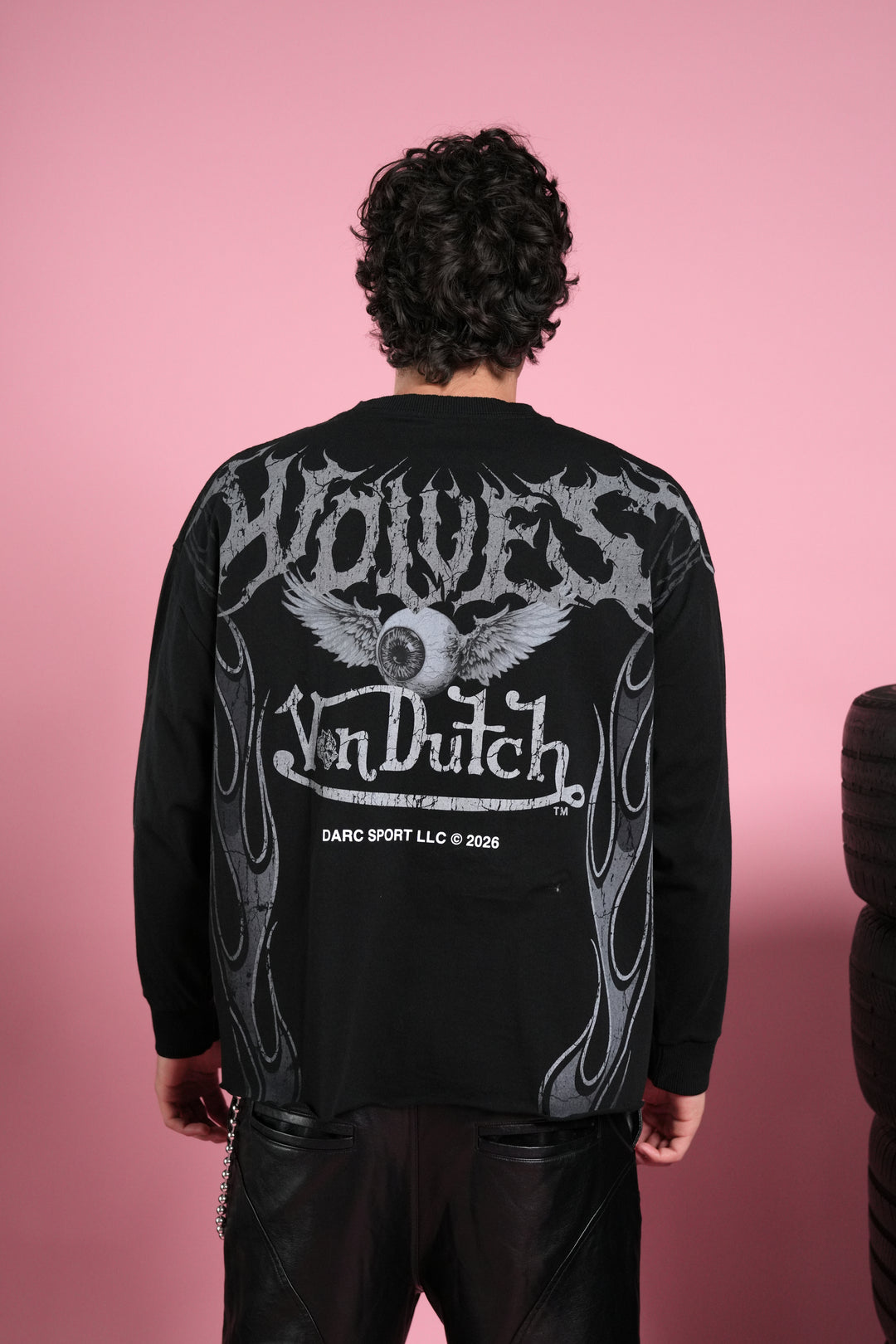 Take-Off Grunge Mid-Length Raw Hem LS Tee in Black