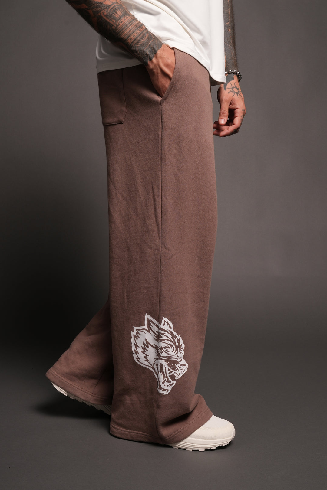 Cherub Nfgu V2 Lennox Sweat Pants In Mojave Brown