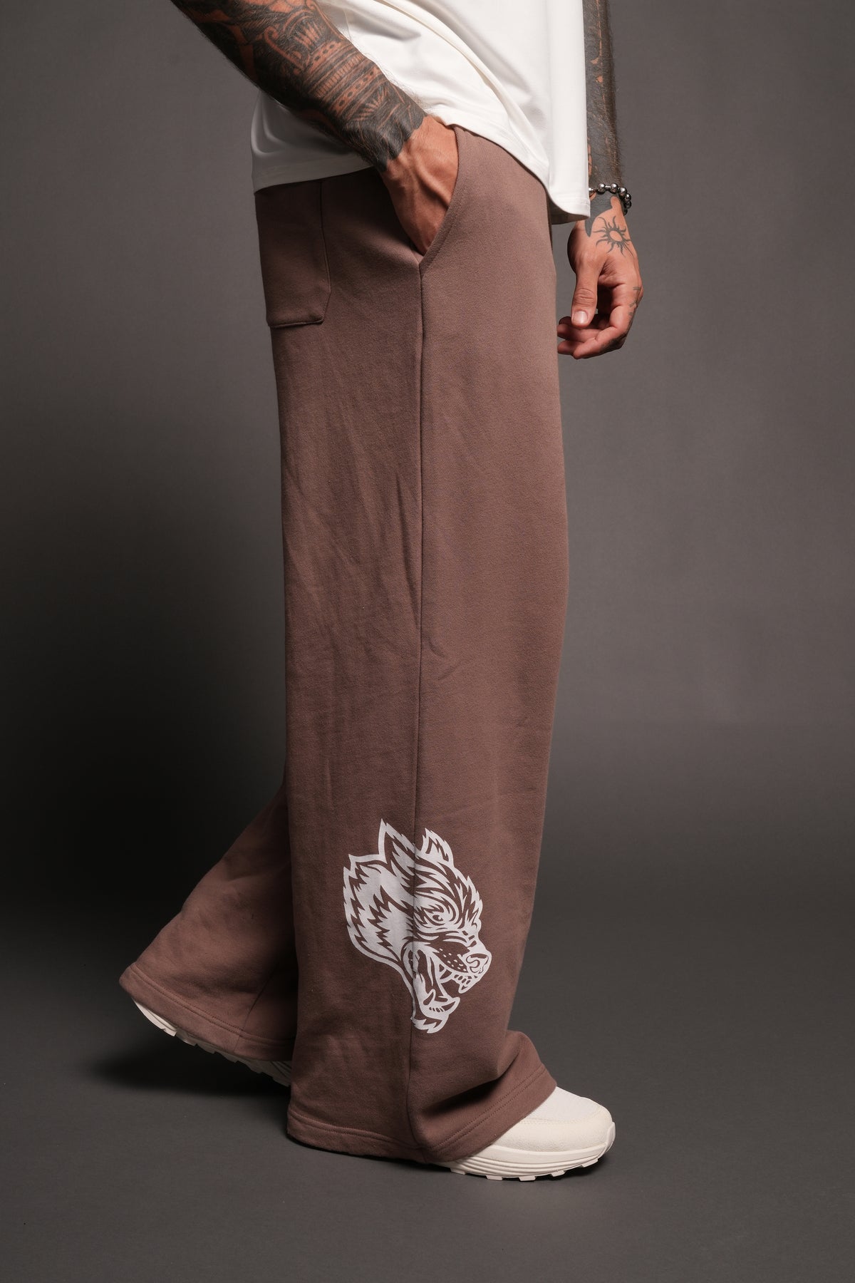 Cherub Nfgu V2 Lennox Sweat Pants In Mojave Brown