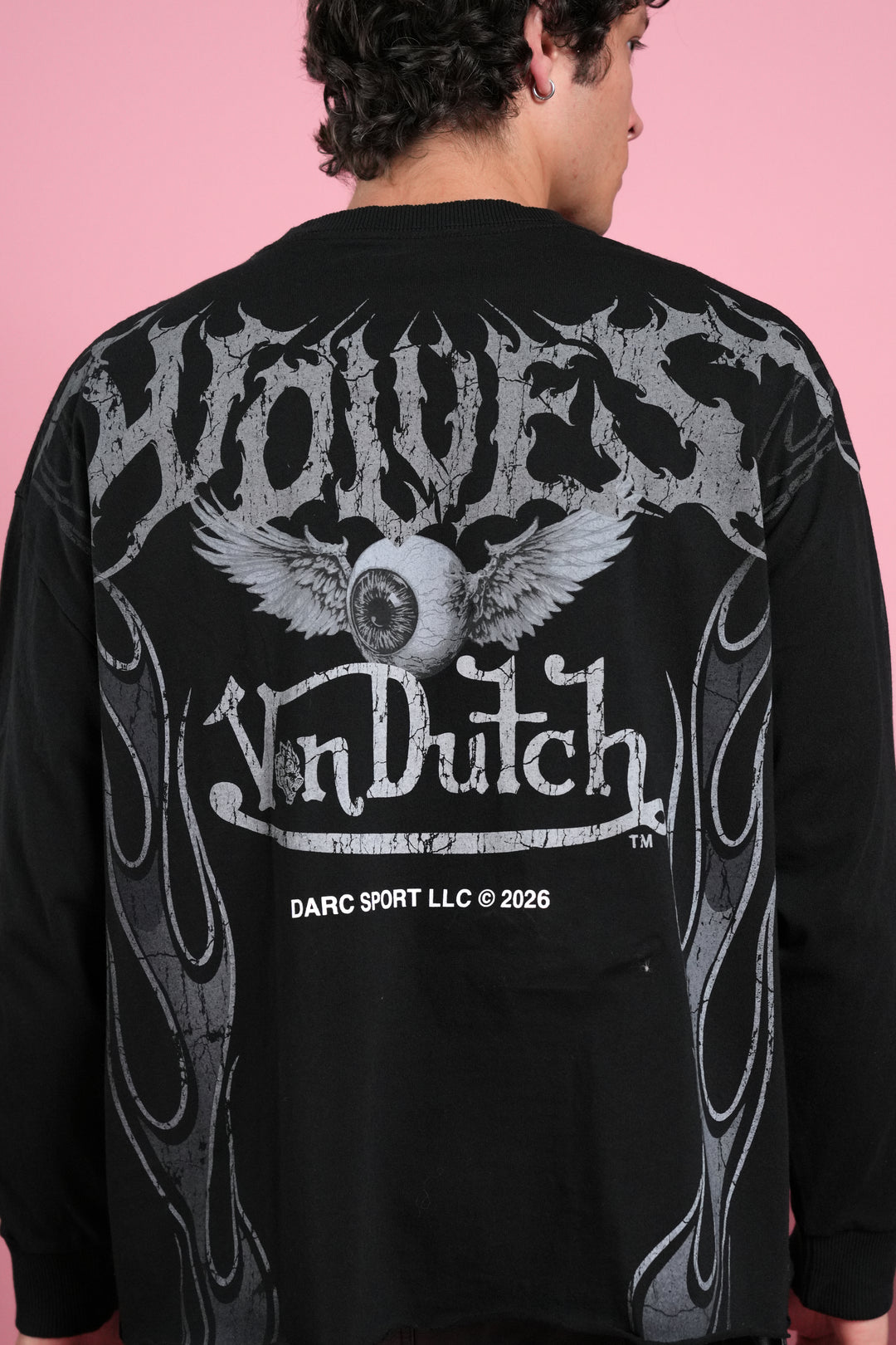 Take-Off Grunge Mid-Length Raw Hem LS Tee in Black