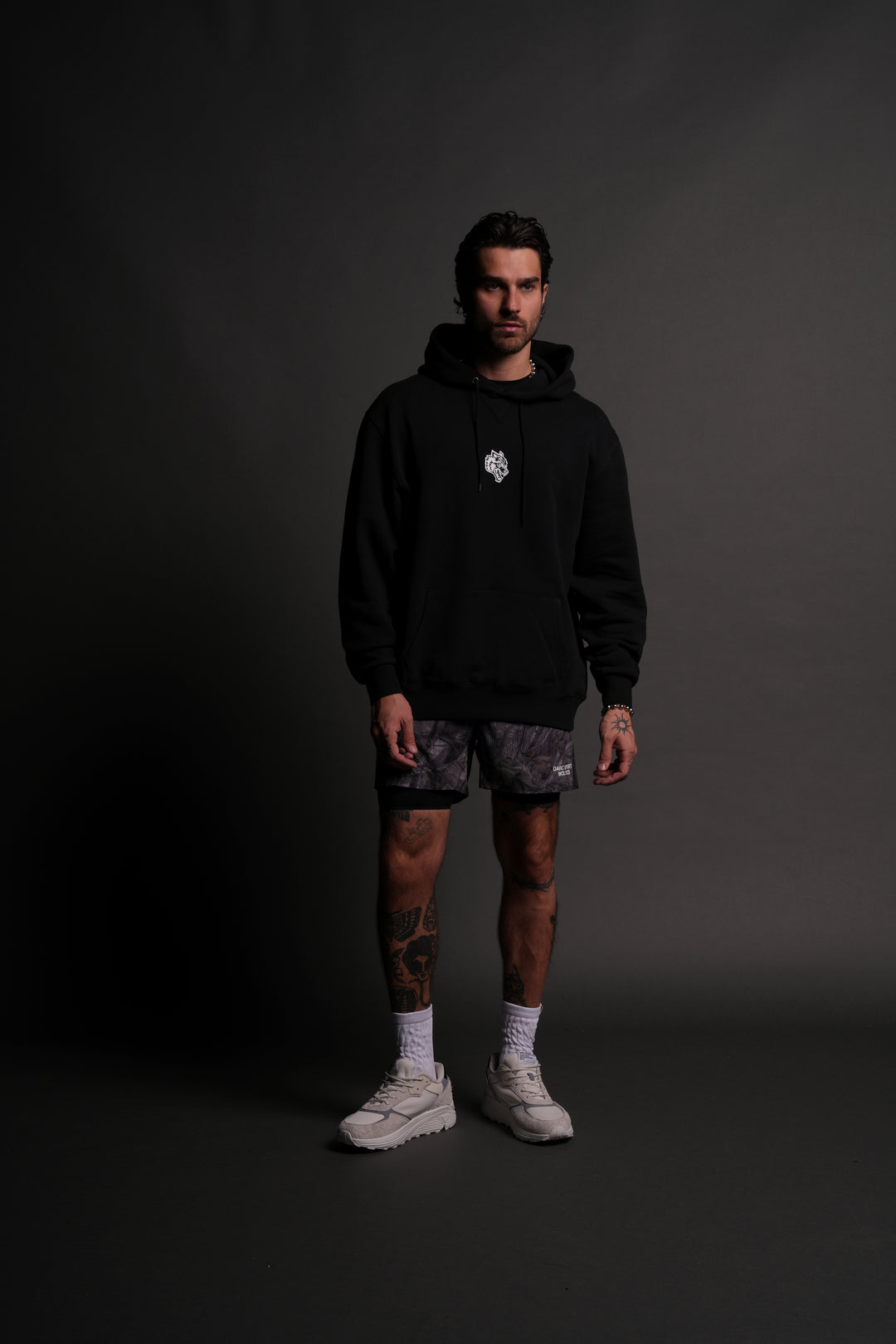 Wolves Pyramid "Wyoming" Hoodie in Black