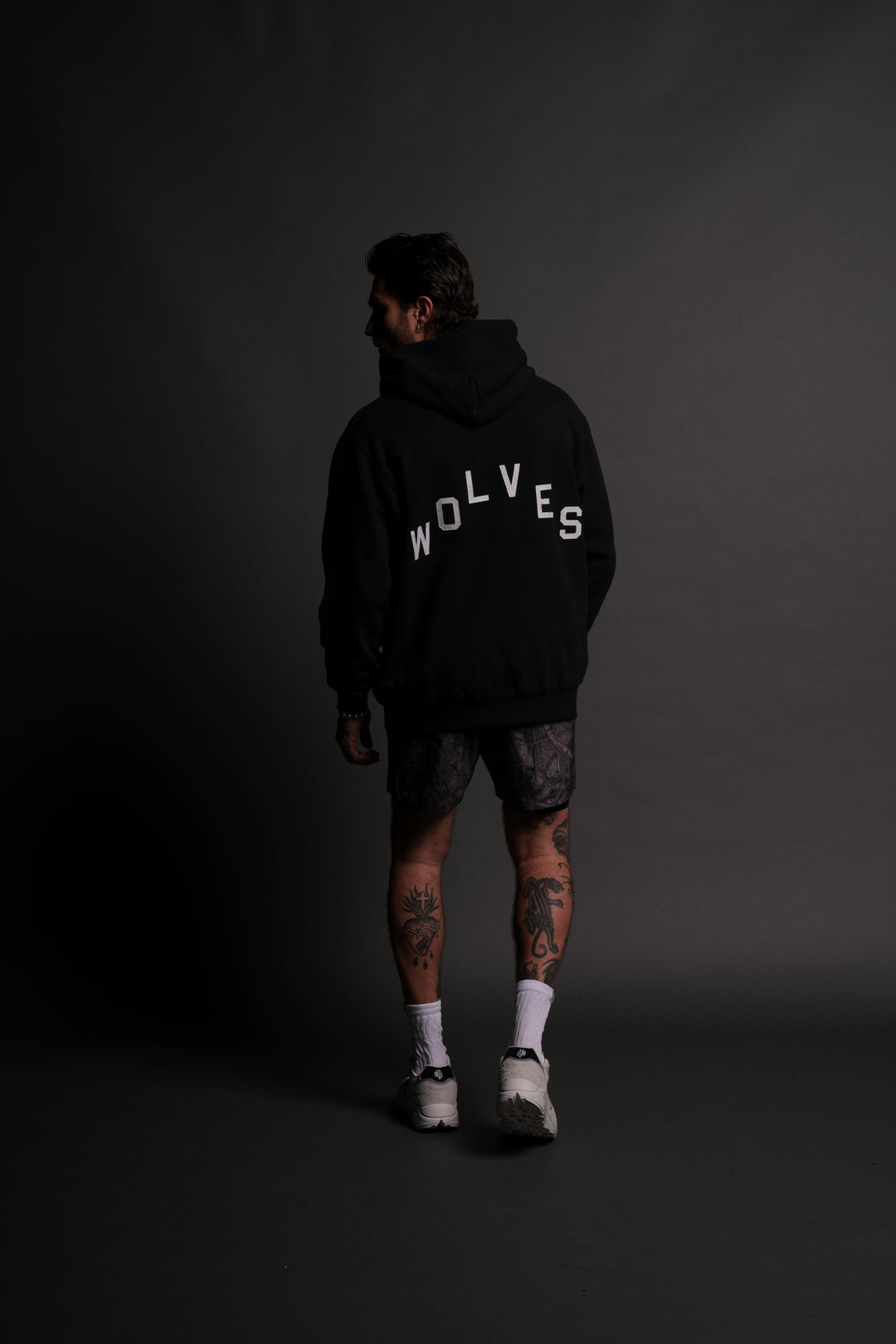 Wolves Pyramid "Wyoming" Hoodie in Black