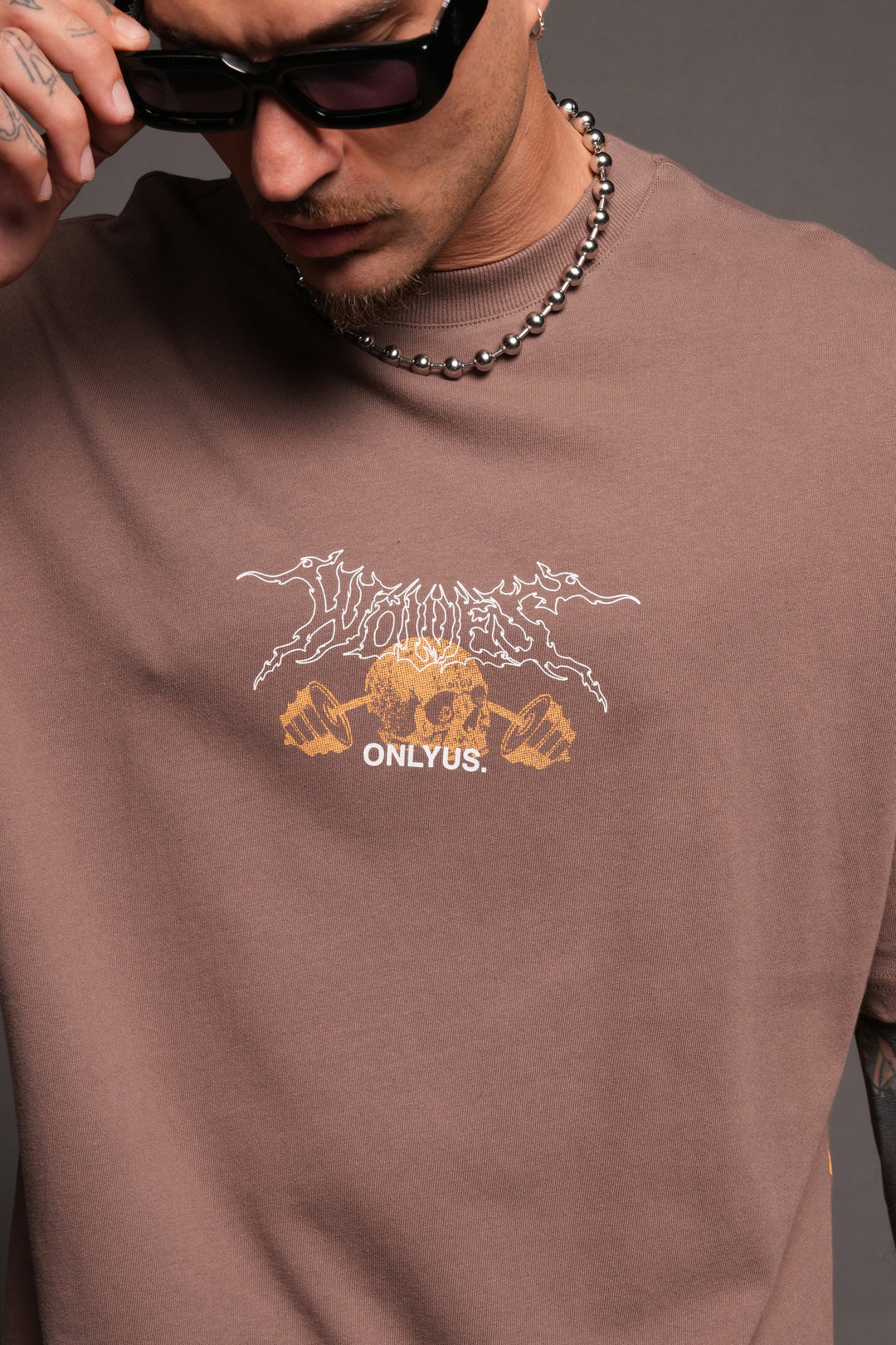 Wolves Bodybuilding Club Premium Tee In Mojave Brown