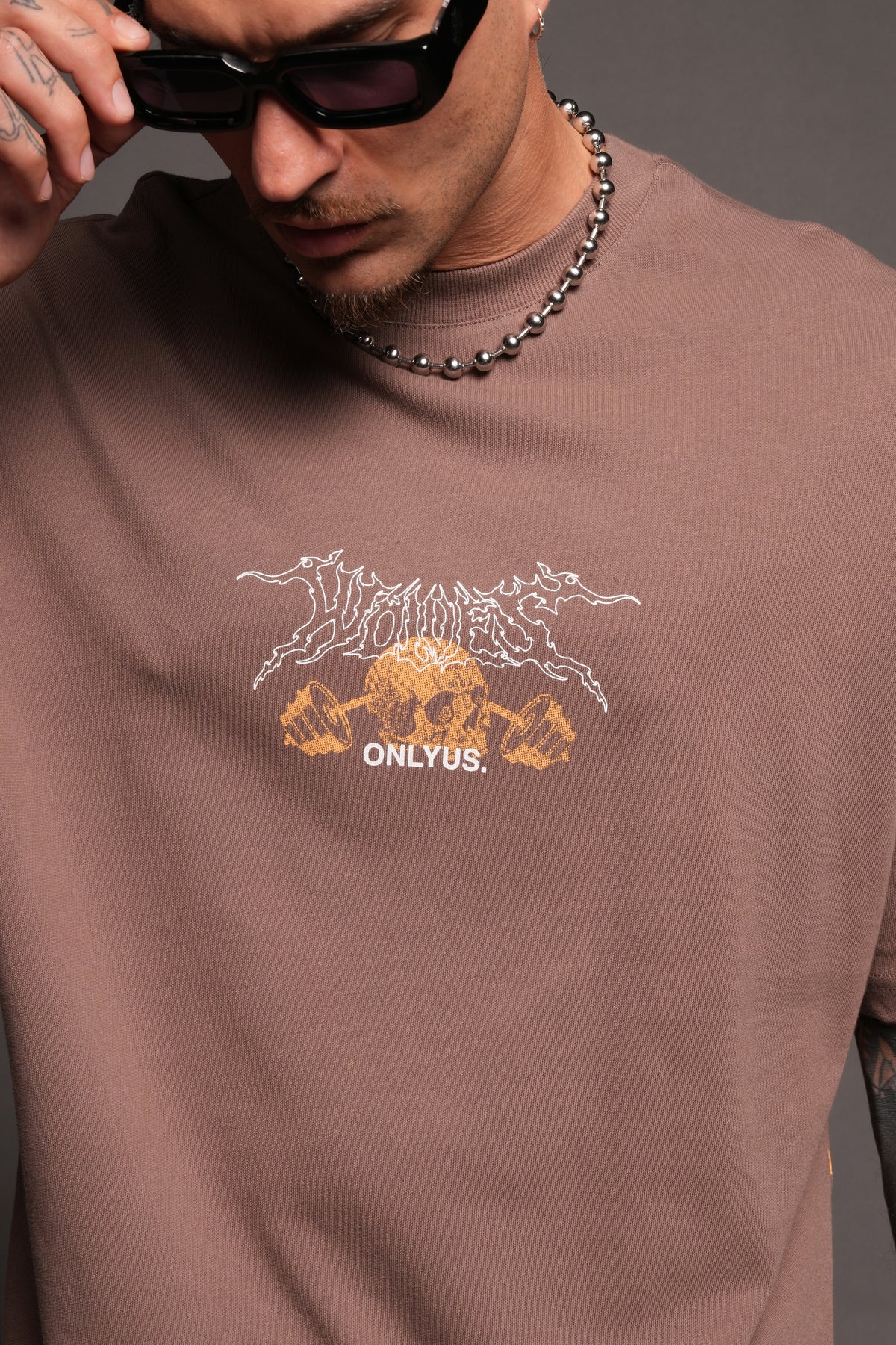 Wolves Bodybuilding Club Premium Tee In Mojave Brown