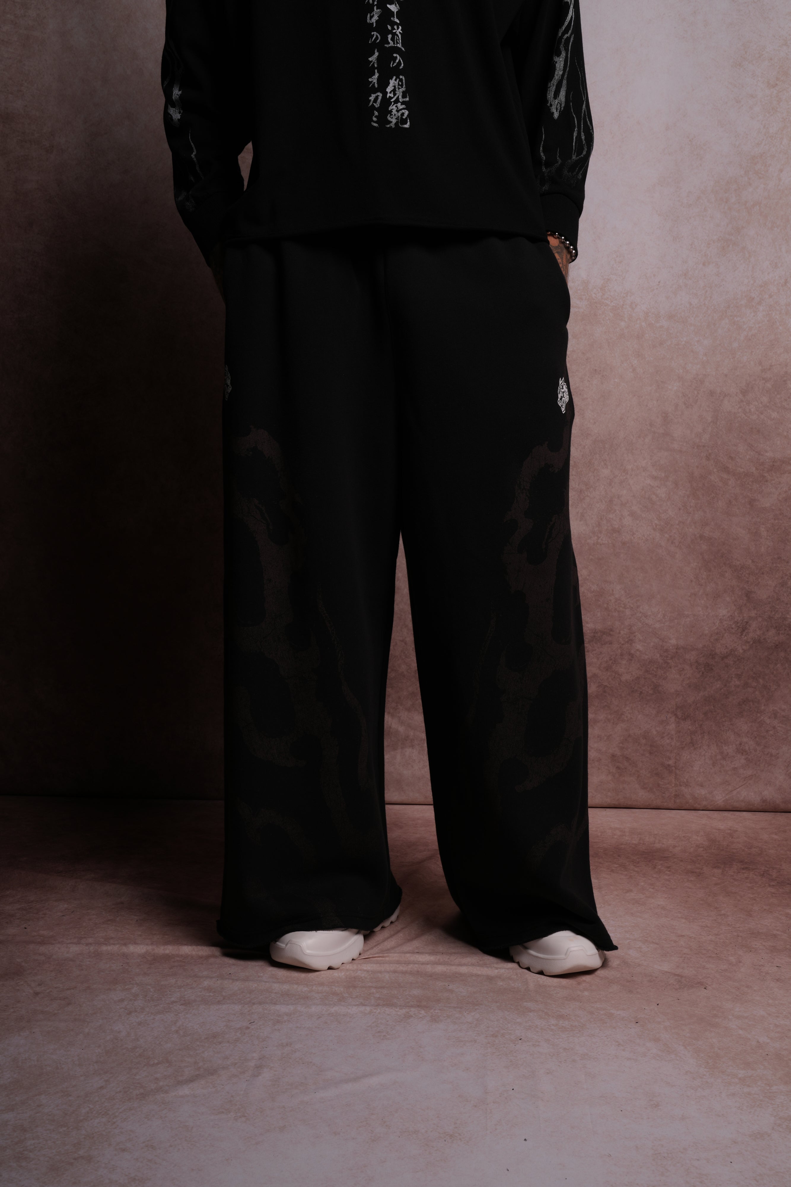 fomare deviluse スウェット Darc Infernal Oversized Omen Sweat Pants in Black – DarcSport
