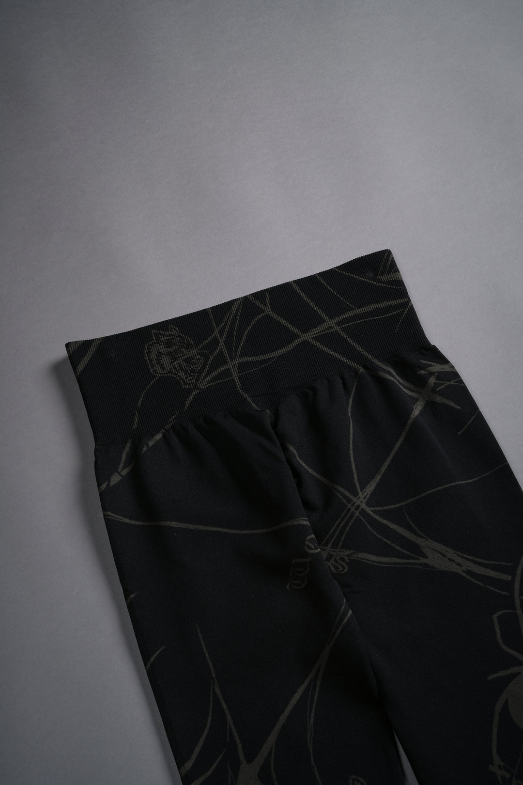 Her Darcness "Everson Seamless" Leggings in Black Spider Web