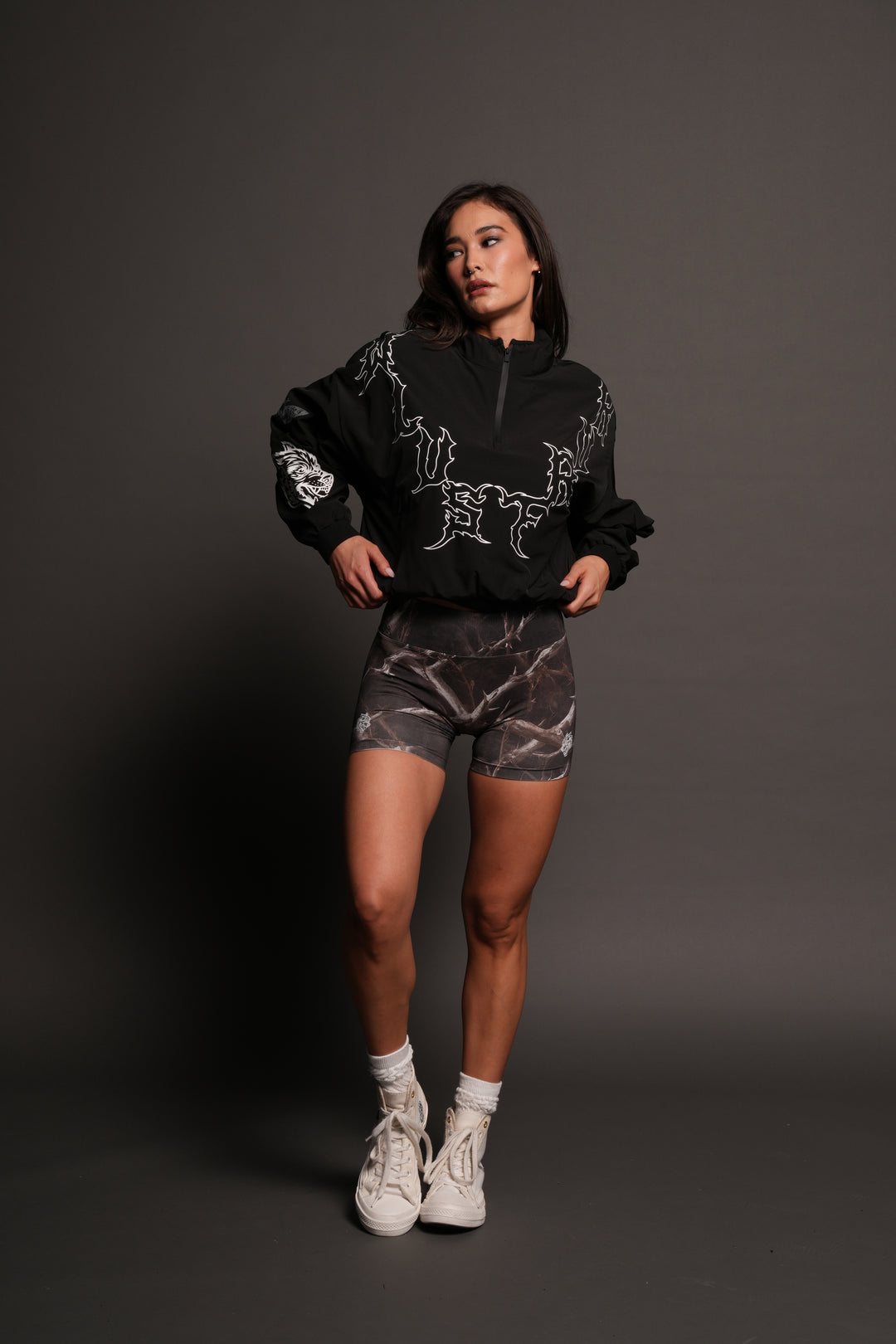 Wolves Hesh Pyramid Cropped Zip Mockneck In Black