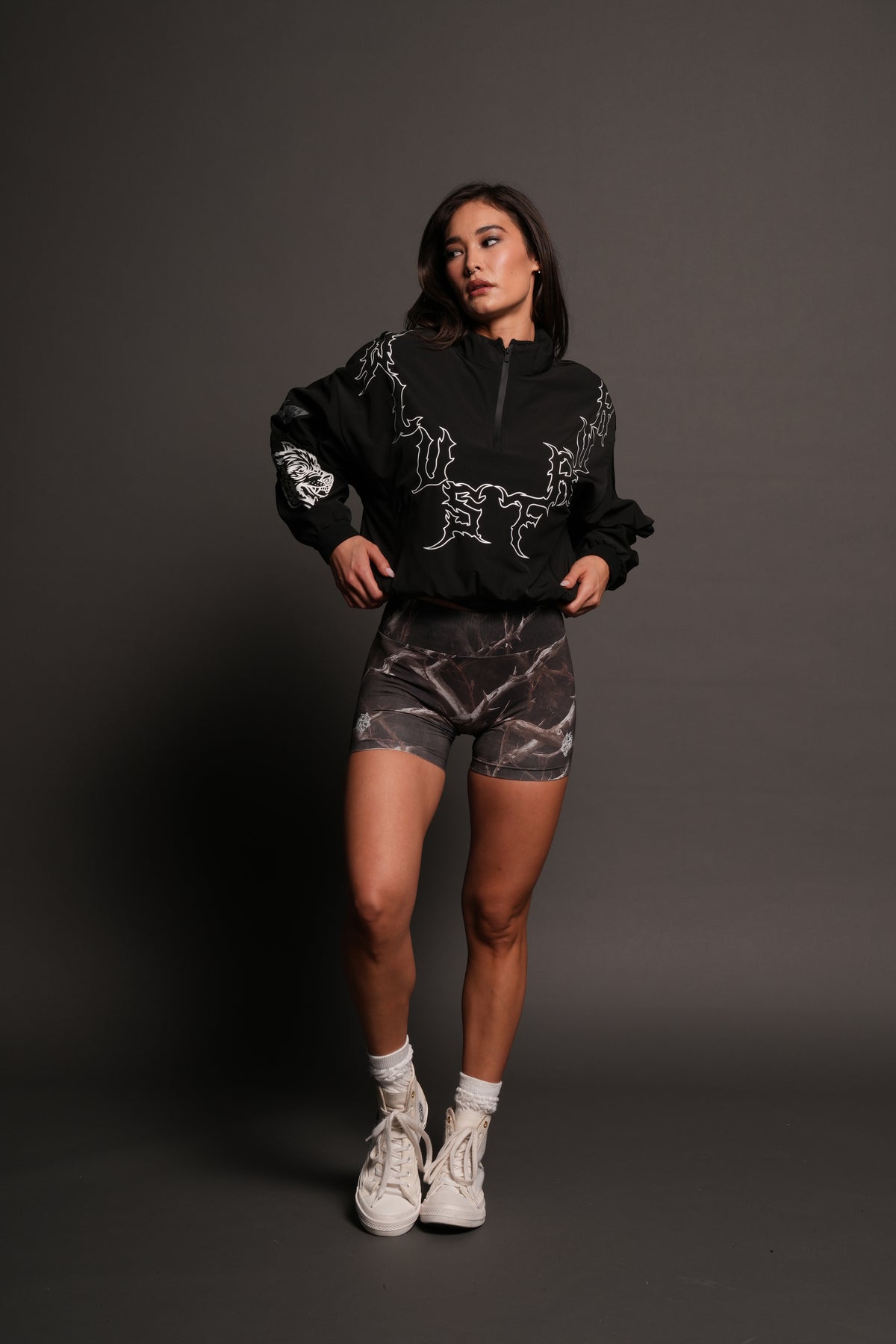 Wolves Hesh Pyramid Cropped Zip Mockneck In Black