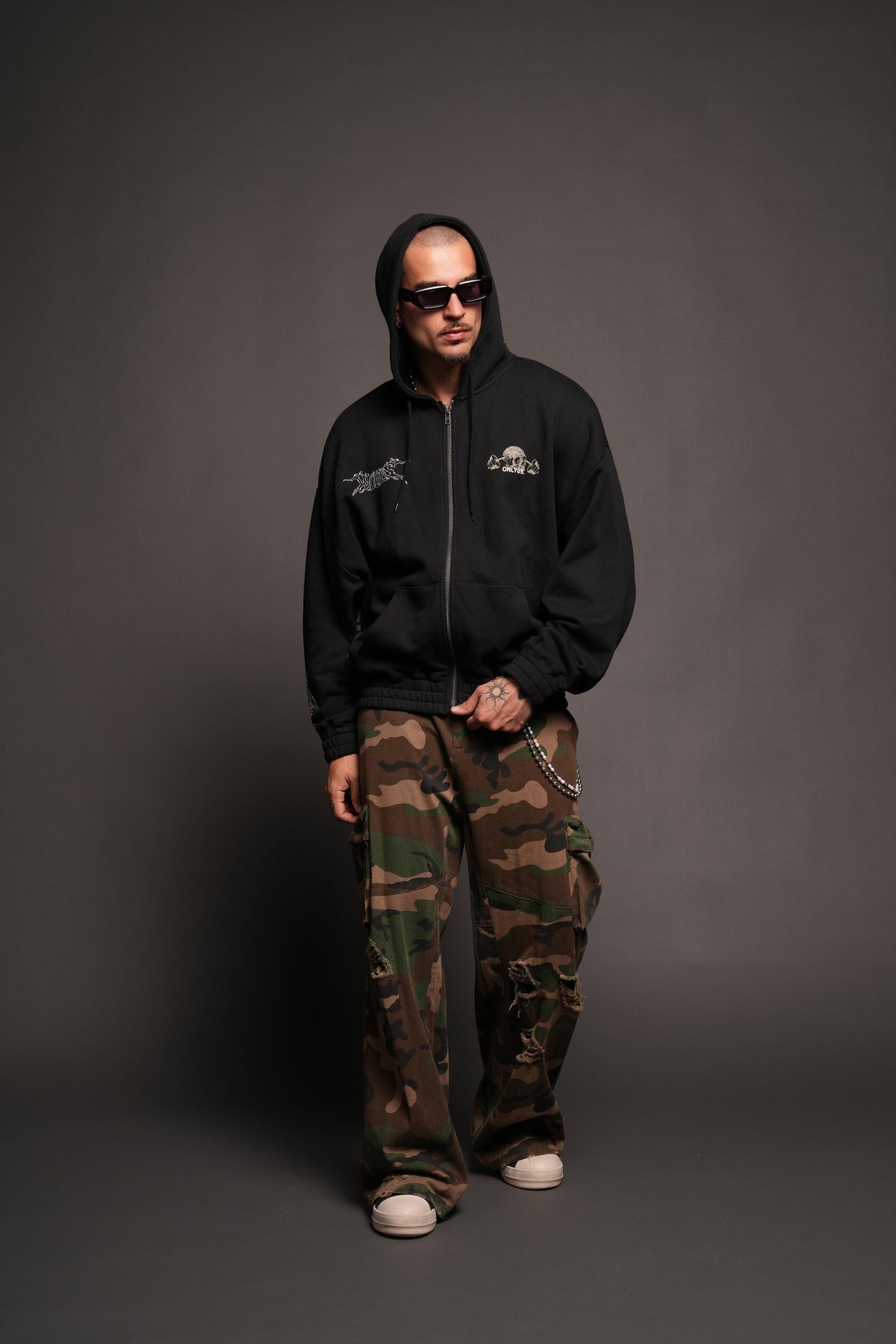 Wolves Bodybuilding Club Chambers Zip Hoodie In Black